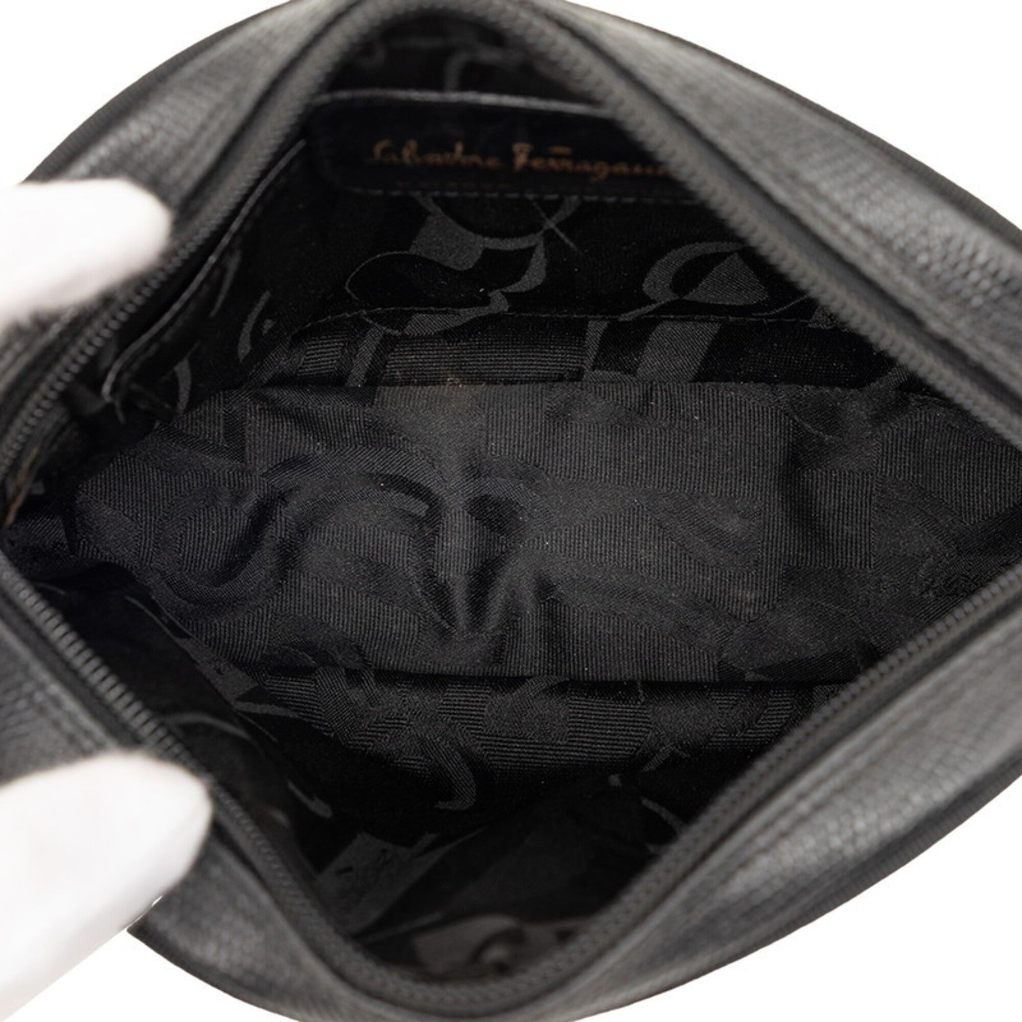 Salvatore Ferragamo Black Leather Shoulder Bag (Pre-Owned)