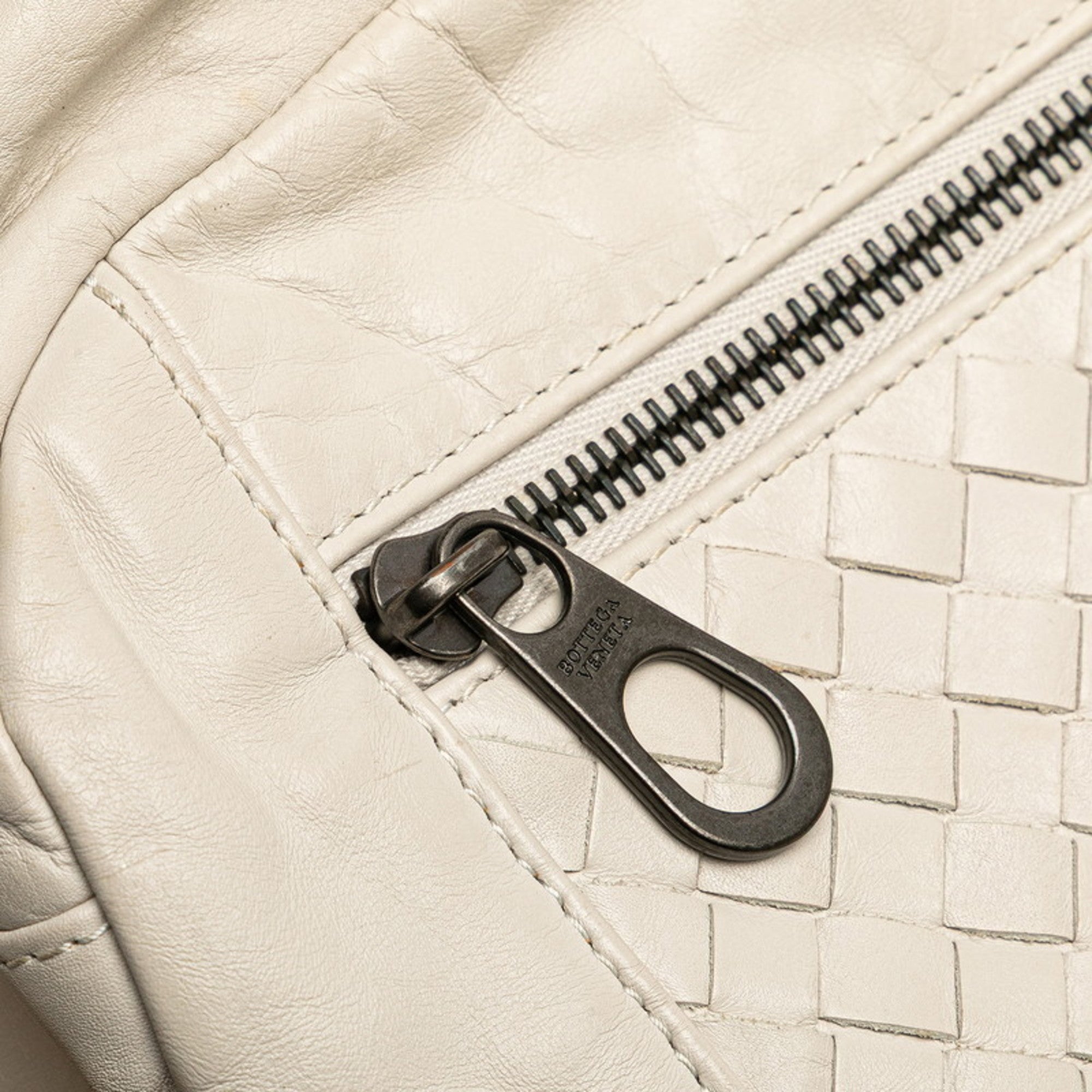 Bottega Veneta Beige White Leather Fanny Pack (Pre-Owned)