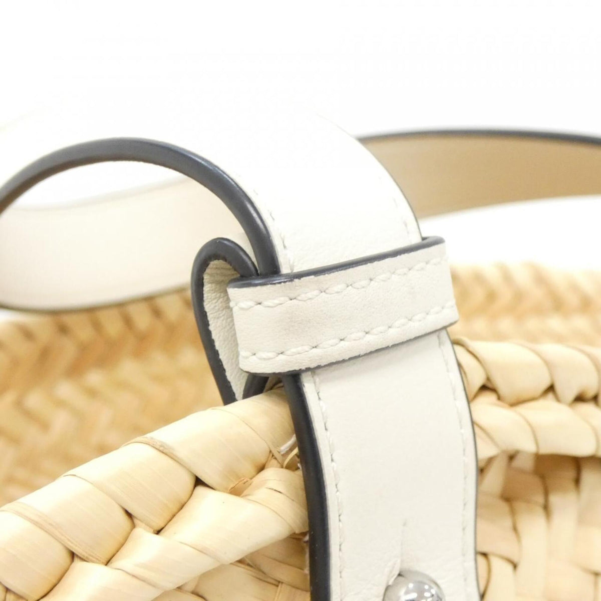 Loewe Beige White Leather Handbag (Pre-Owned)