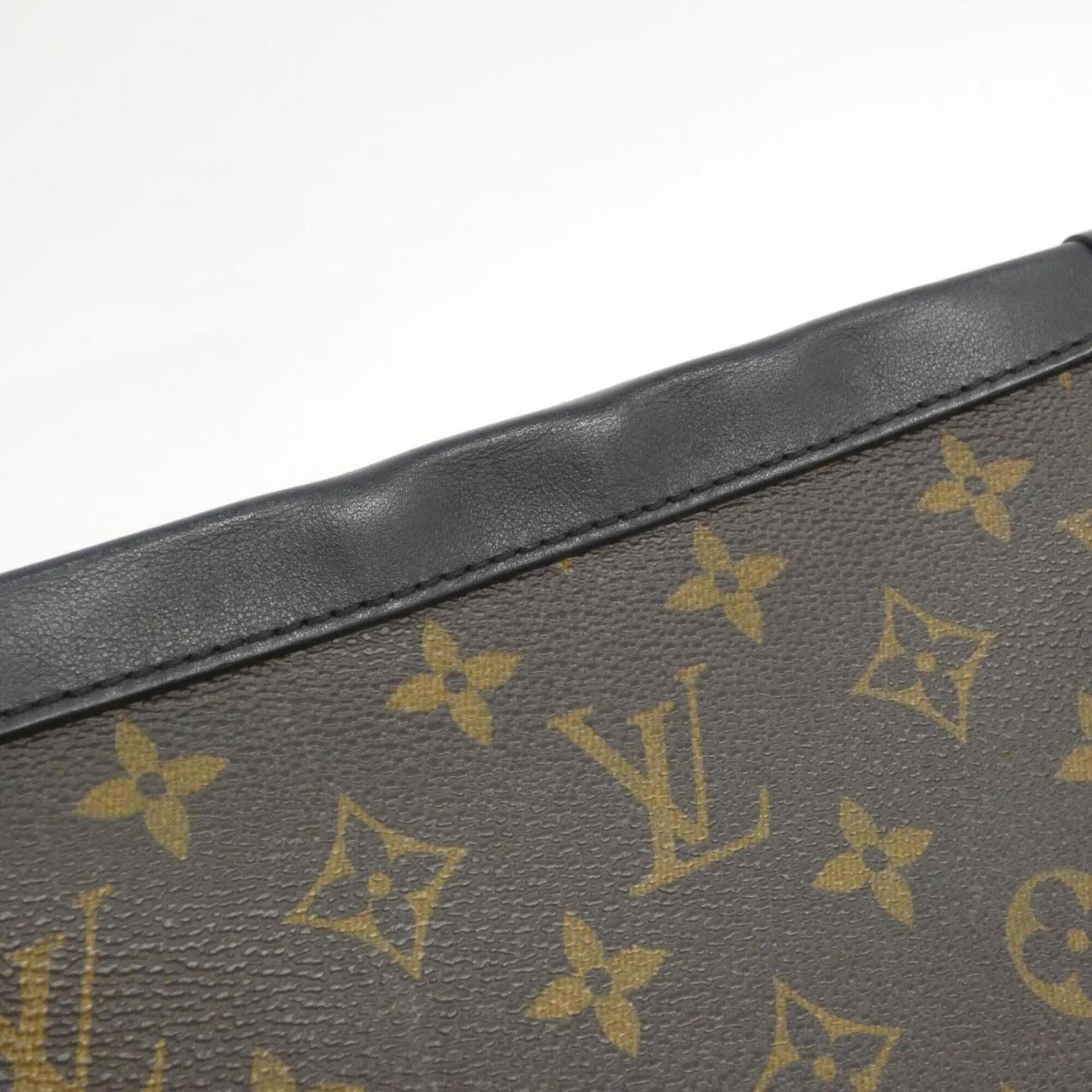 Louis Vuitton Marron Coated Canvas Shoulder Bag (Pre-Owned)