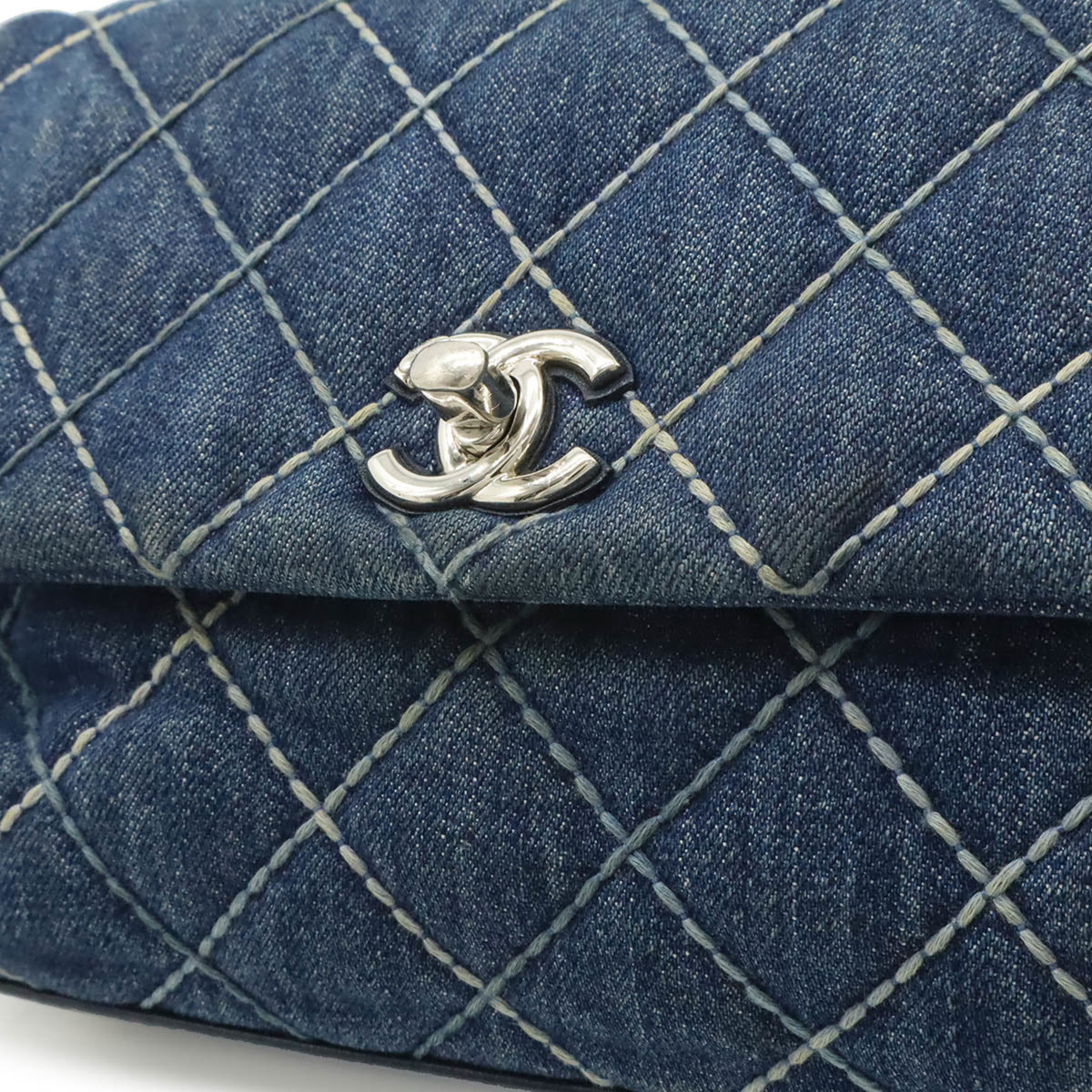 Chanel Wild Stitch Blue Denim Leather Handbag (Pre-Owned)