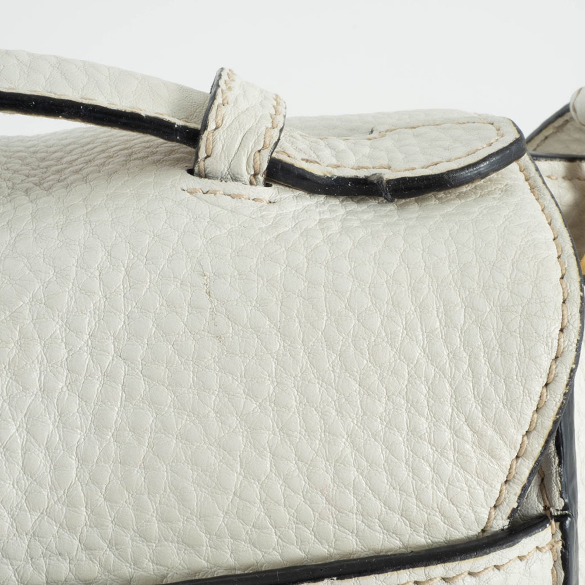 Prada White Leather Handbag (Pre-Owned)