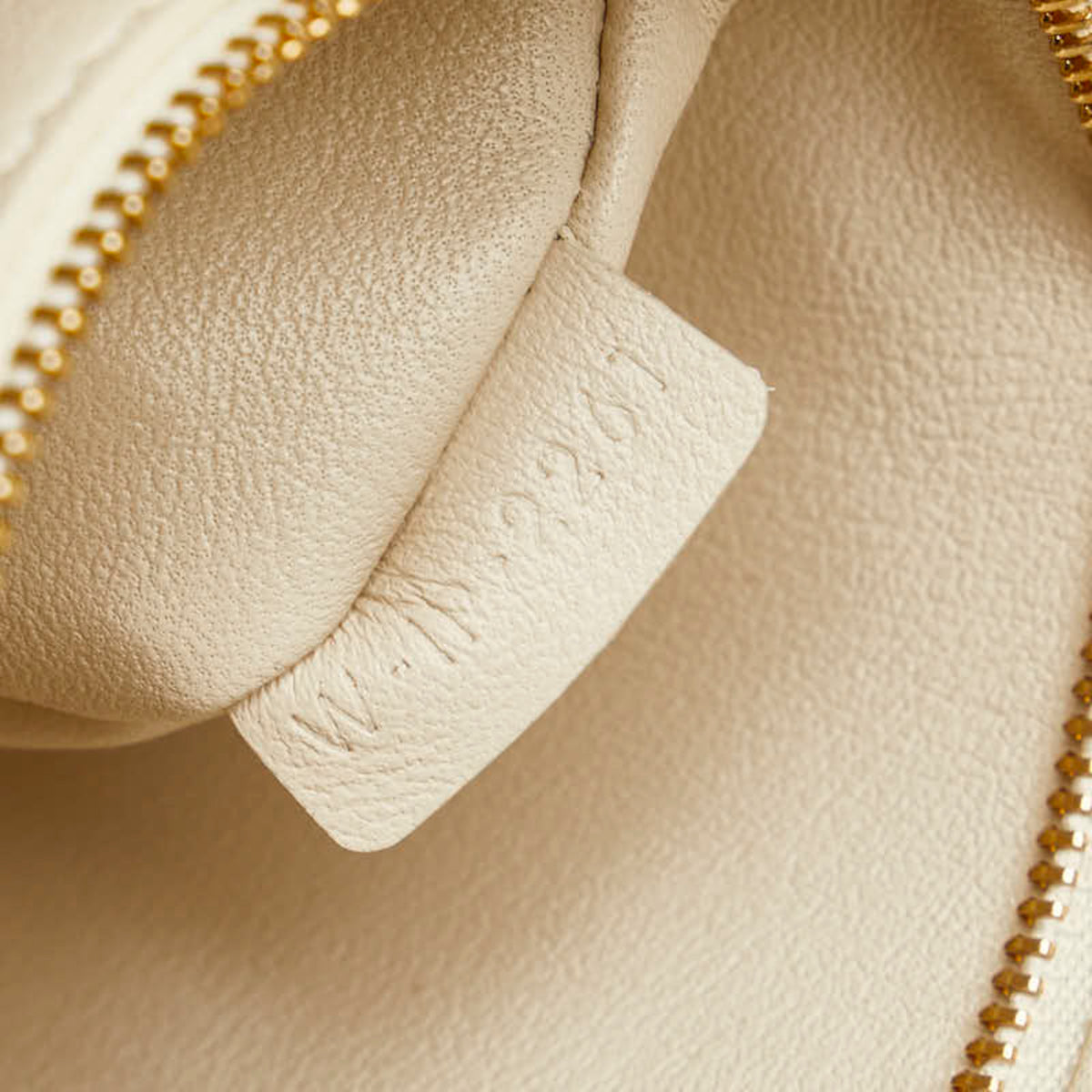 Celine White Leather Shoulder Bag (Pre-Owned)
