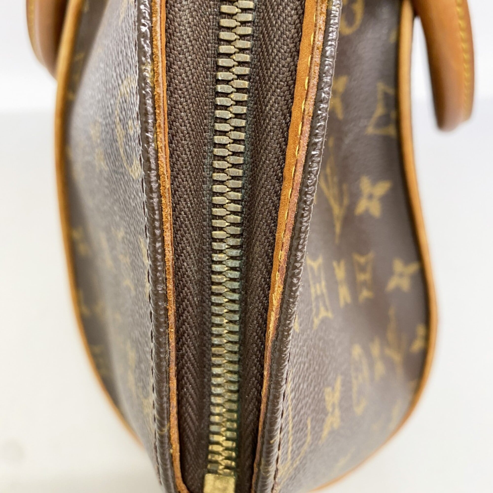 Louis Vuitton Brown Handbag (Pre-Owned)