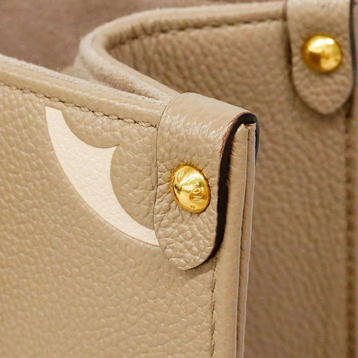 Louis Vuitton Cream Tourterelle Handbag (Pre-Owned)