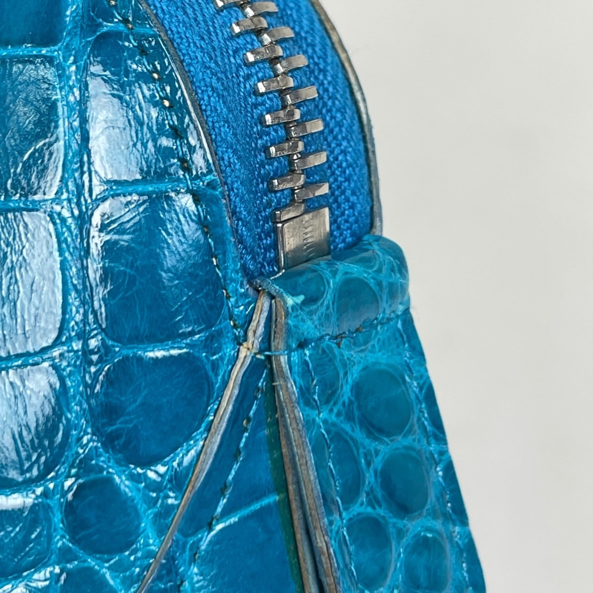 Bvlgari Bvlgari Bvlgari Blue Leather Handbag (Pre-Owned)