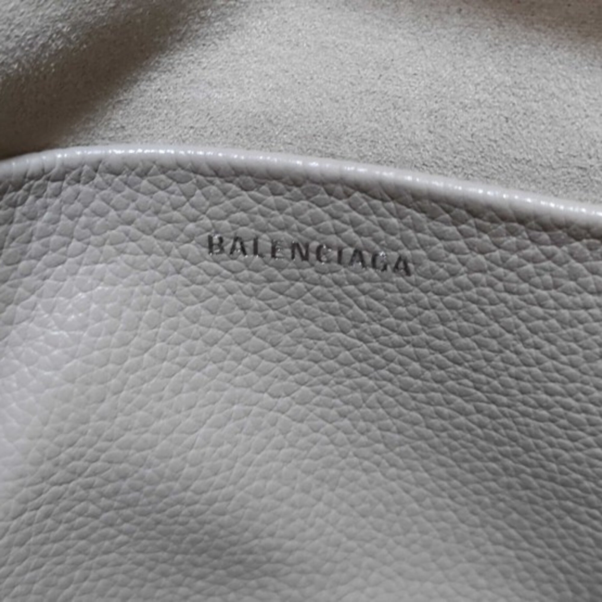 Balenciaga Beige Leather Shoulder Bag (Pre-Owned)