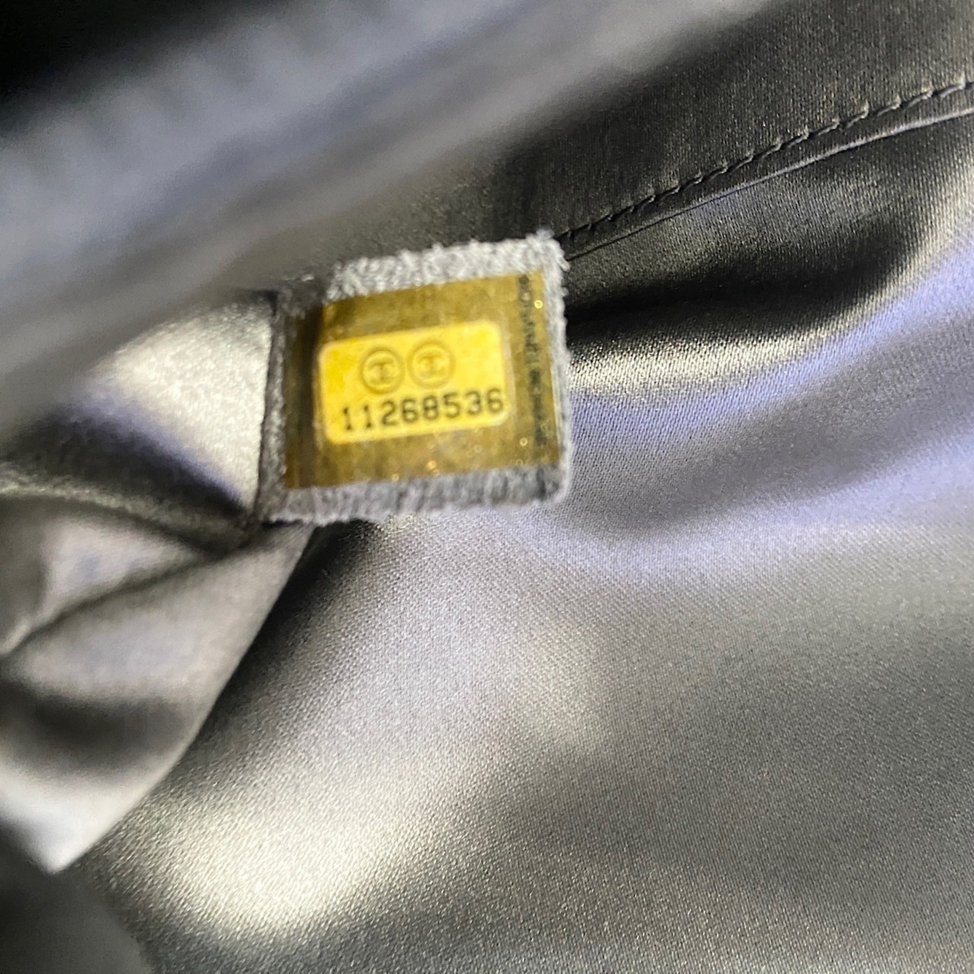 Chanel Black Shoulder Bag (Pre-Owned)