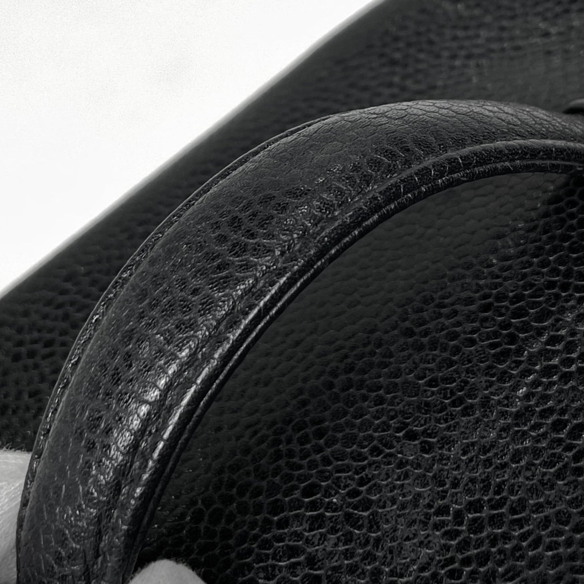 Chanel Black Grained Calfskin Pouch Vanity Bag (Pre-Owned)