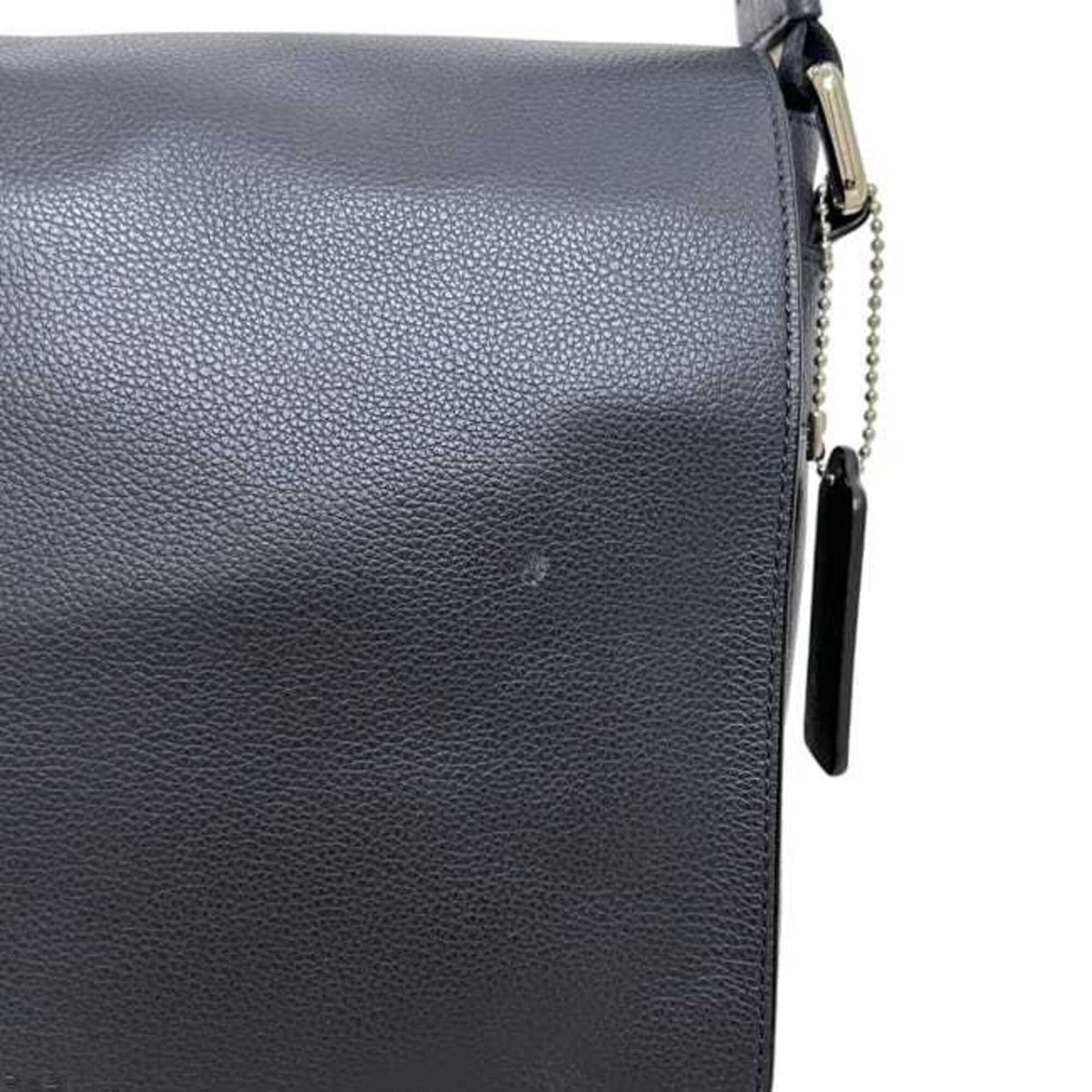 Coach Navy Leather Shoulder Bag (Pre-Owned)