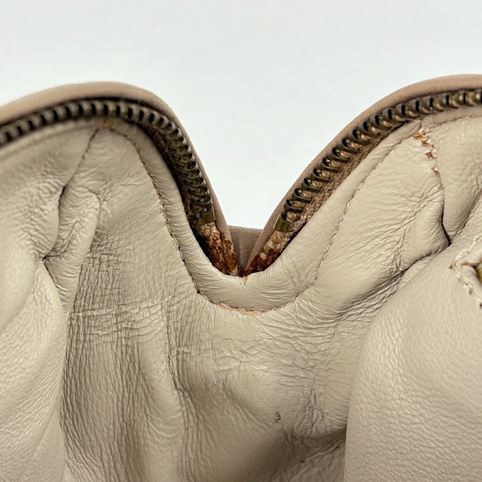 Chanel Matelasse Beige Leather Shoulder Bag (Pre-Owned)