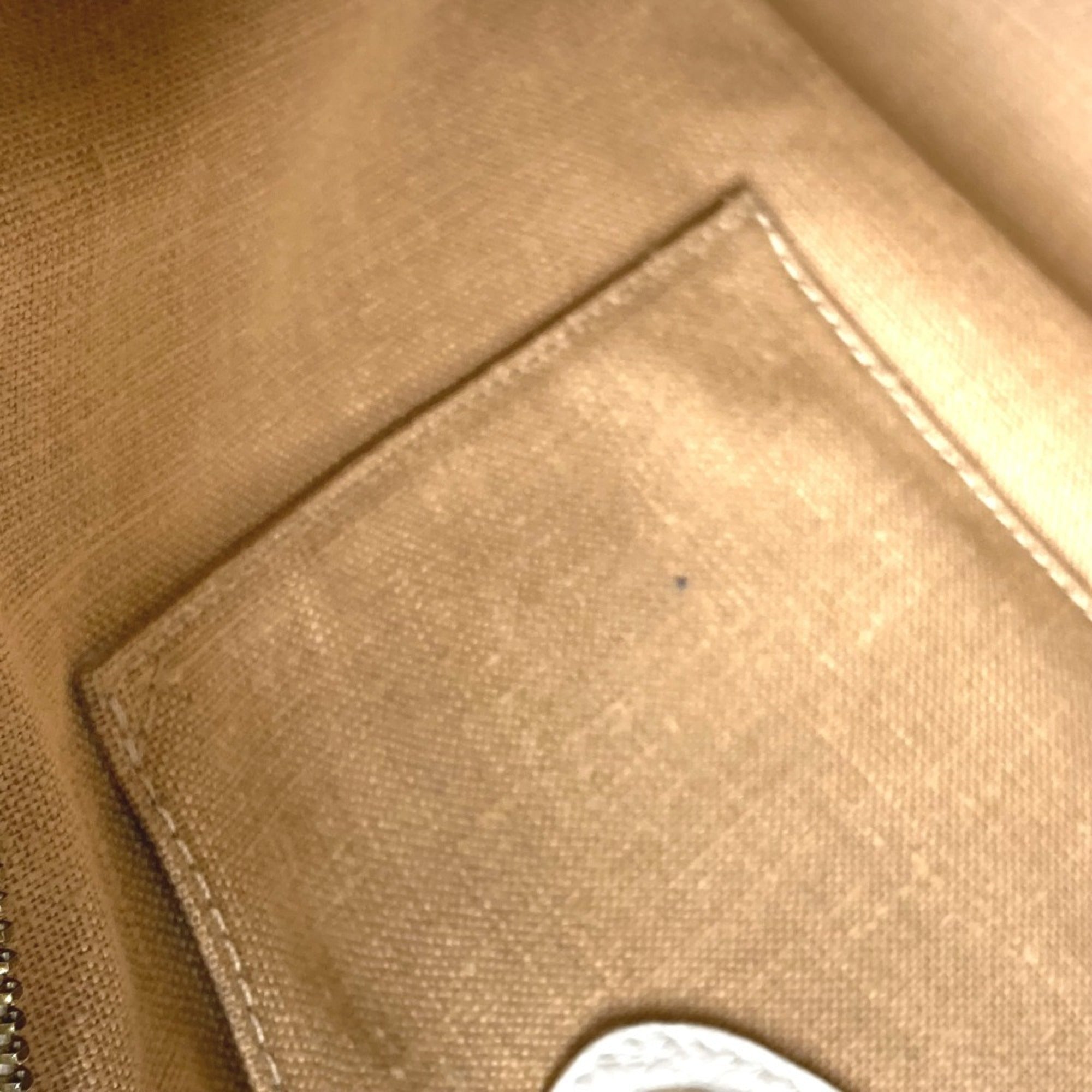 Fendi White Leather Shoulder Bag Tote Bag (Pre-Owned)