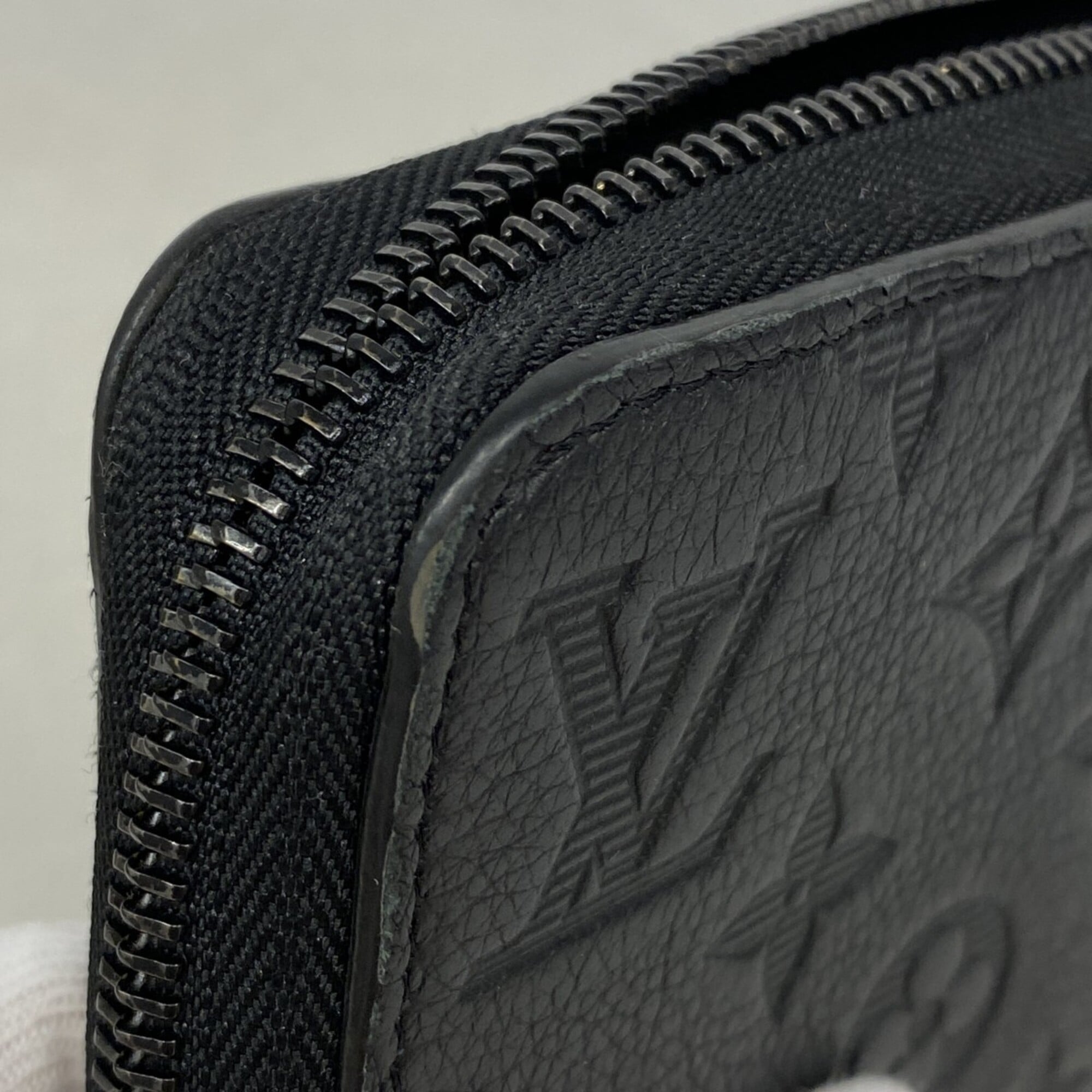 Louis Vuitton Black Long Wallet (Bi-Fold) (Pre-Owned)