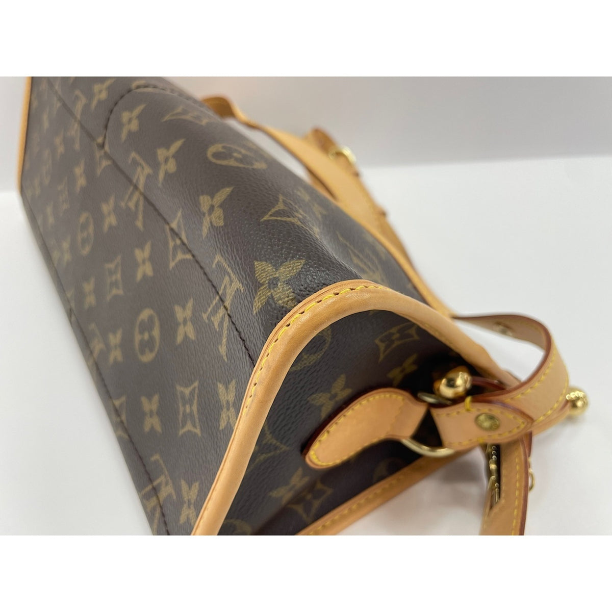 Louis Vuitton Brown Shoulder Bag (Pre-Owned)