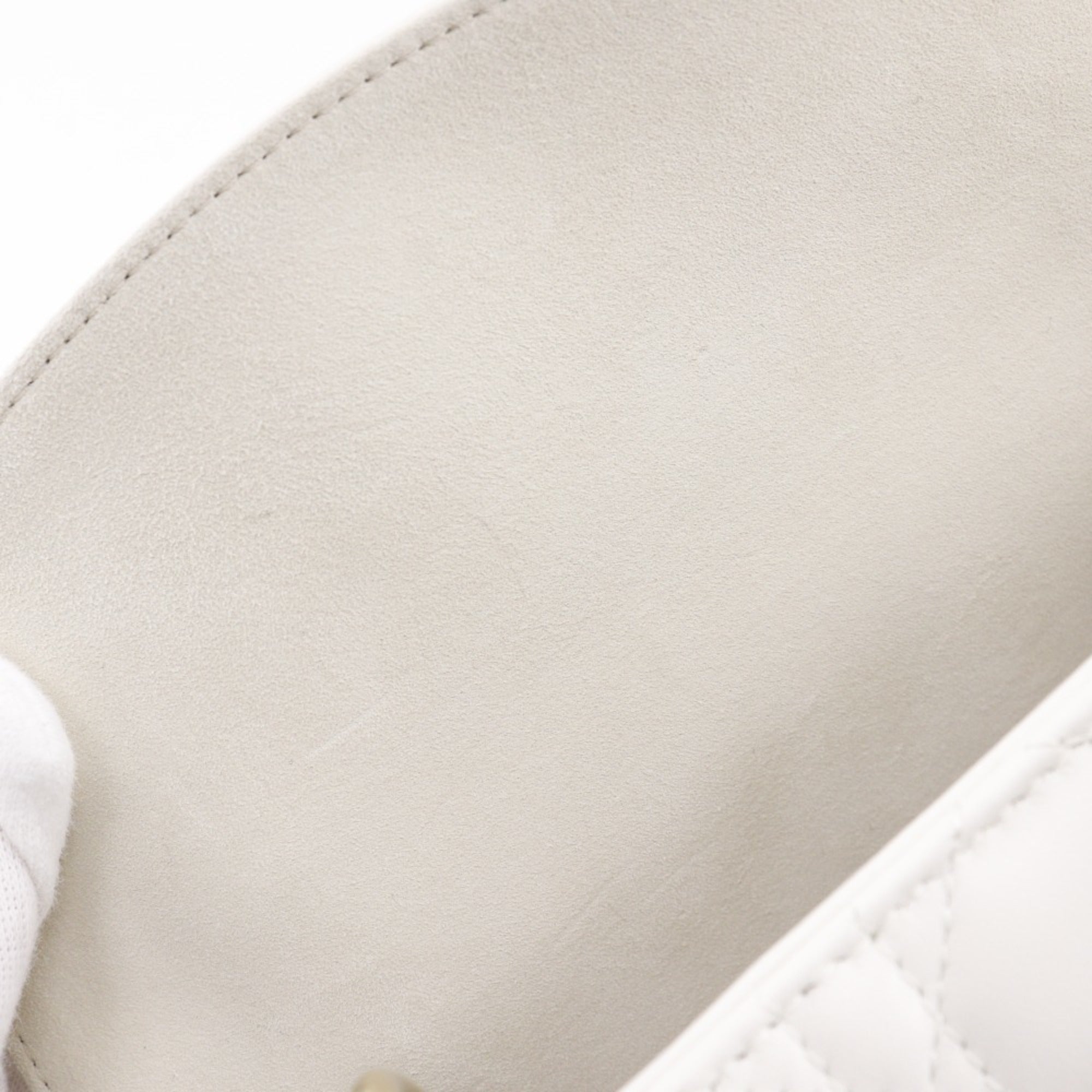 Christian Dior White Leather Handbag (Pre-Owned)