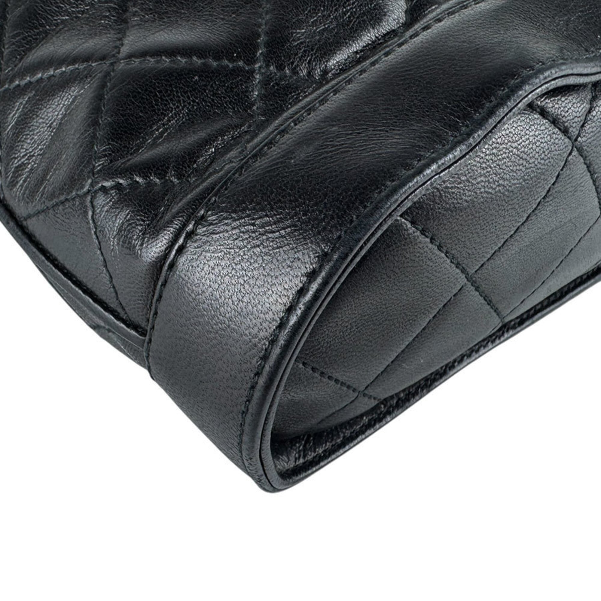 Chanel Black Leather Shoulder Bag (Pre-Owned)