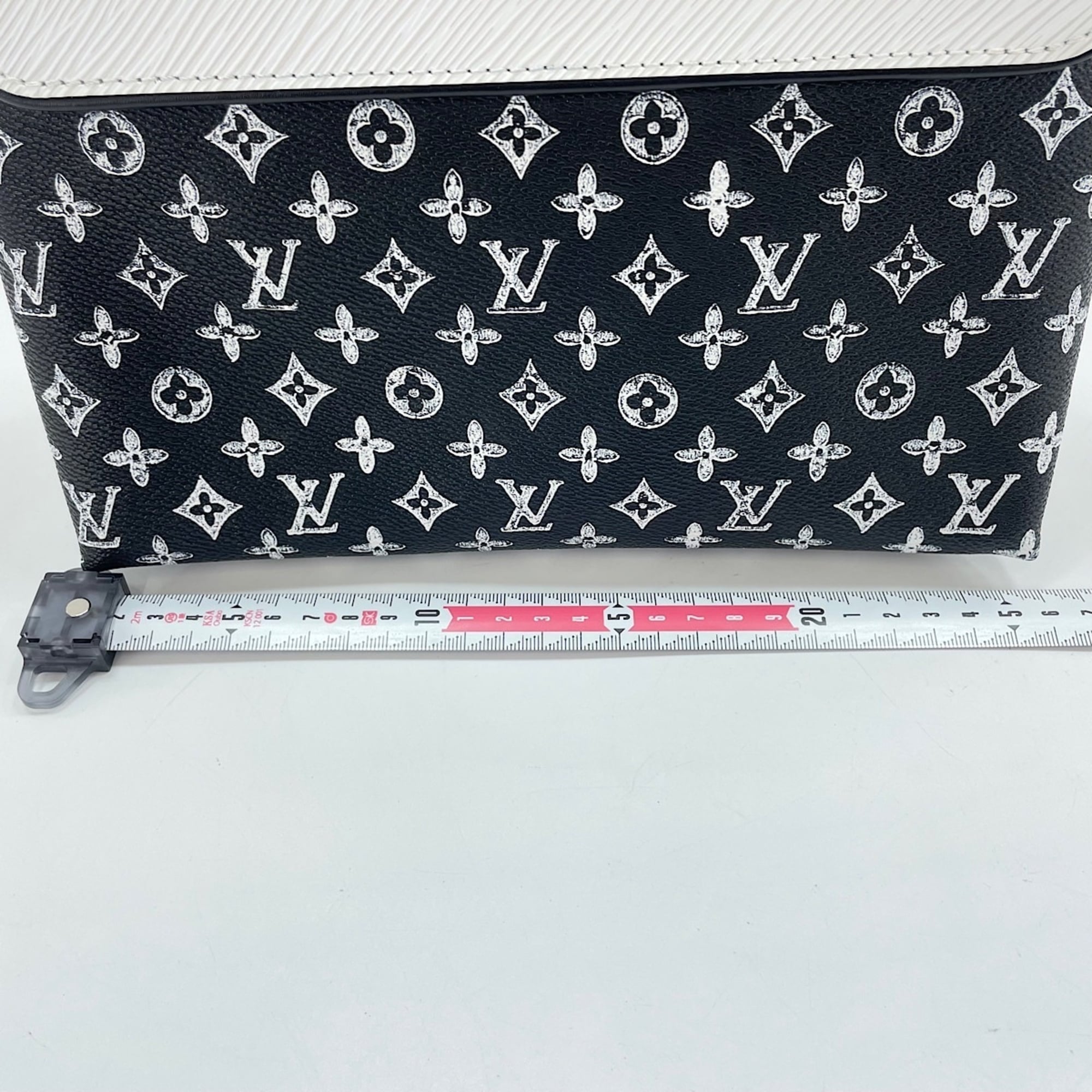 Louis Vuitton Multi-Color Pochette Shoulder Bag (Pre-Owned)