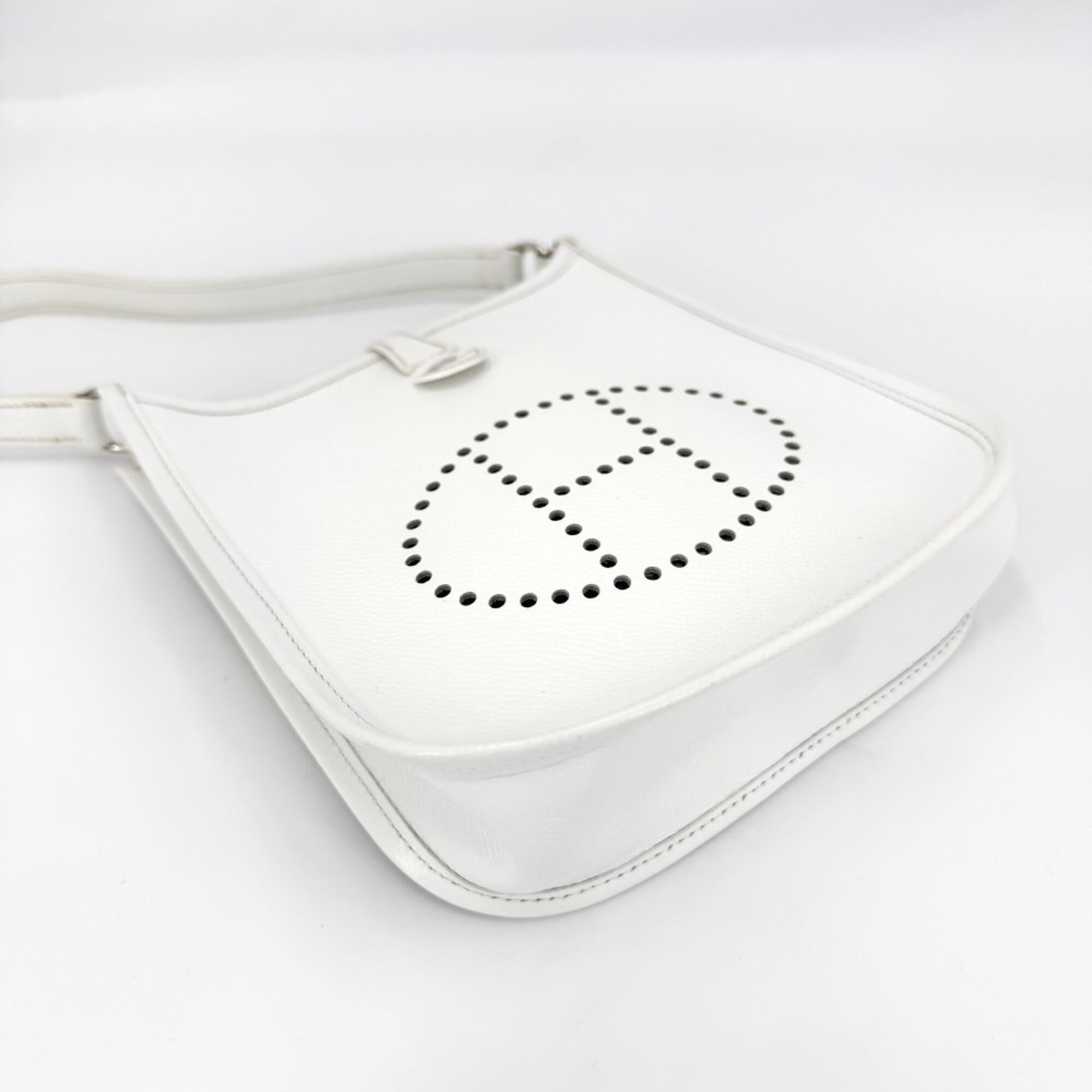 Hermes White Leather Shoulder Bag (Pre-Owned)