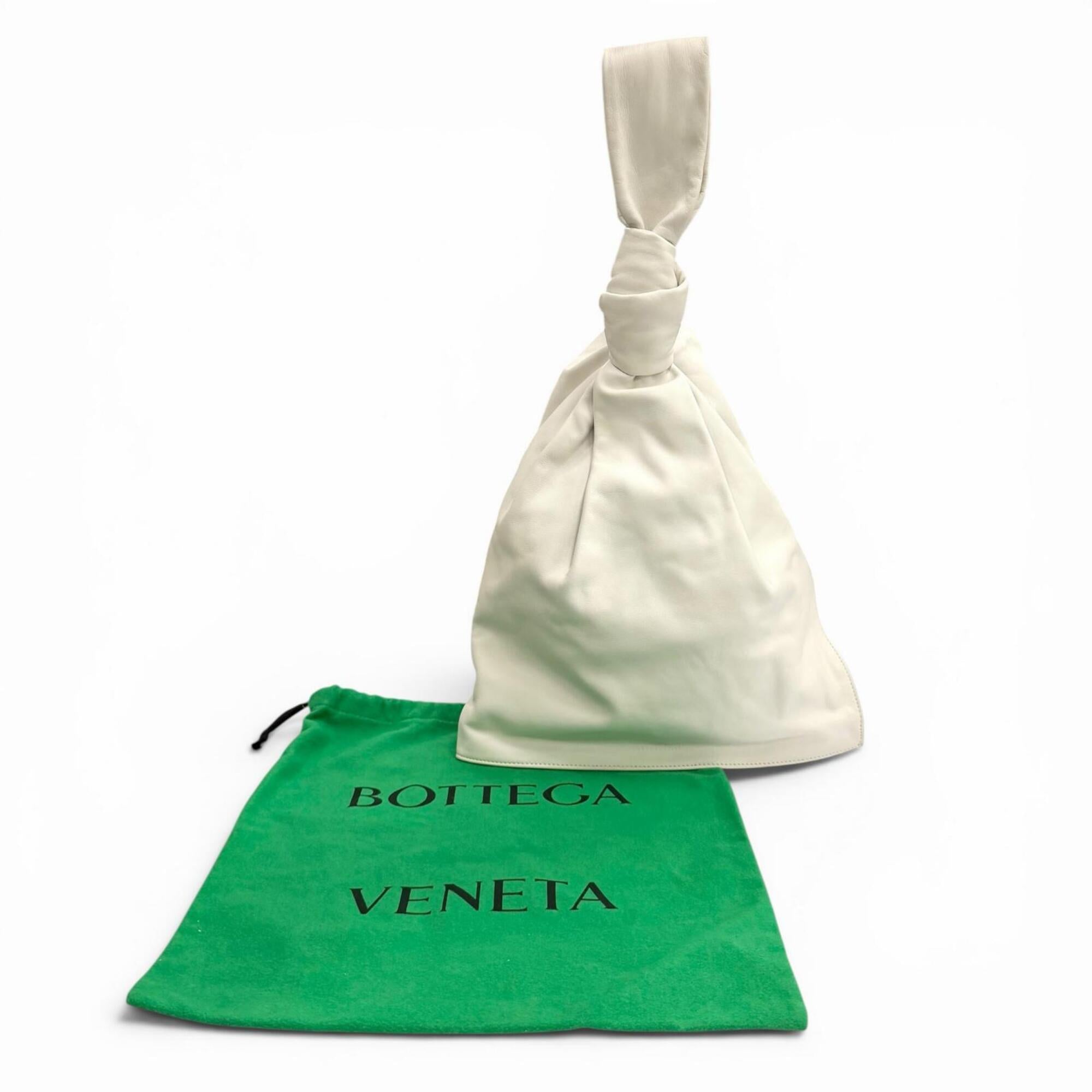 Bottega Veneta White Leather Handbag (Pre-Owned)