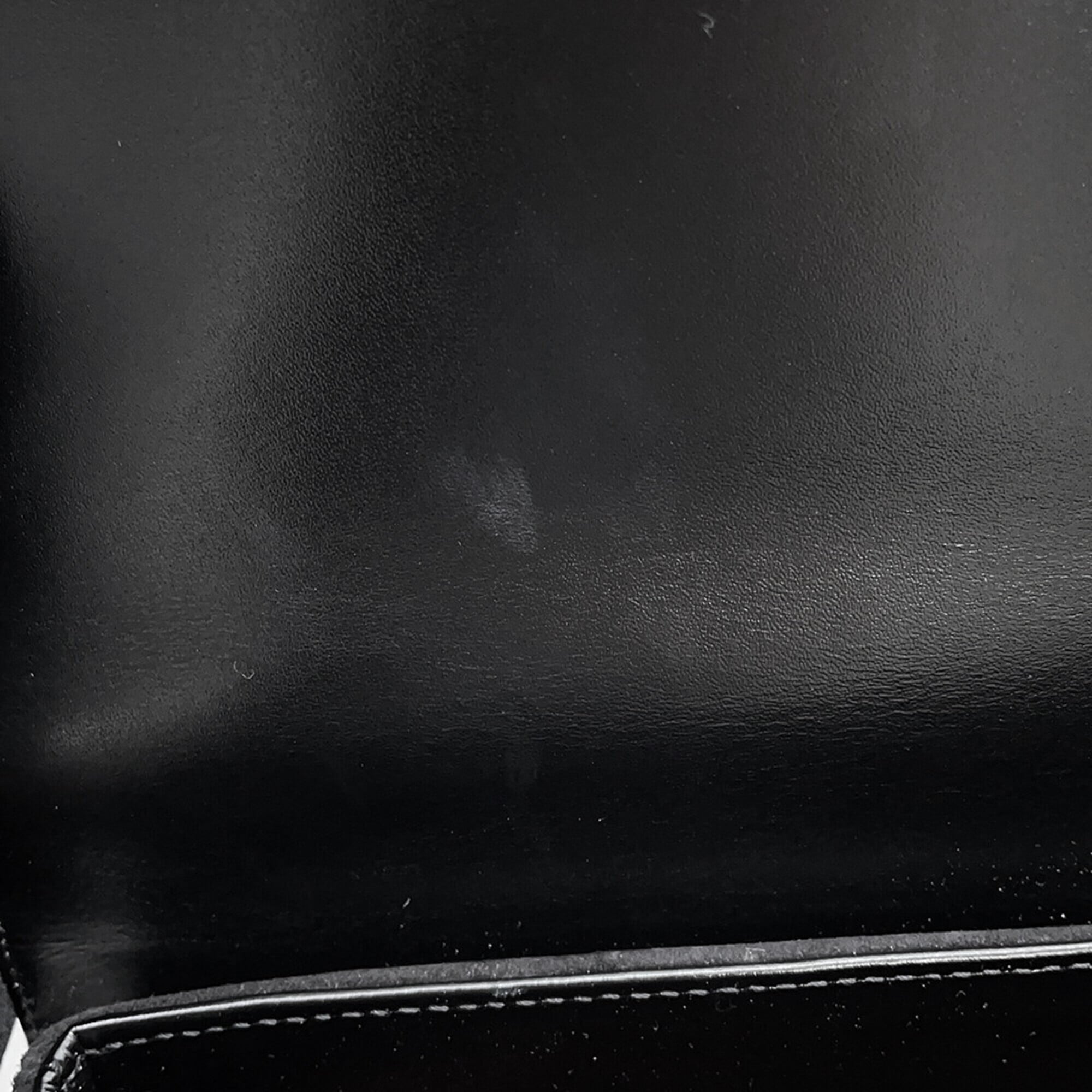 Chanel Black Suede Leather Shoulder Bag (Pre-Owned)