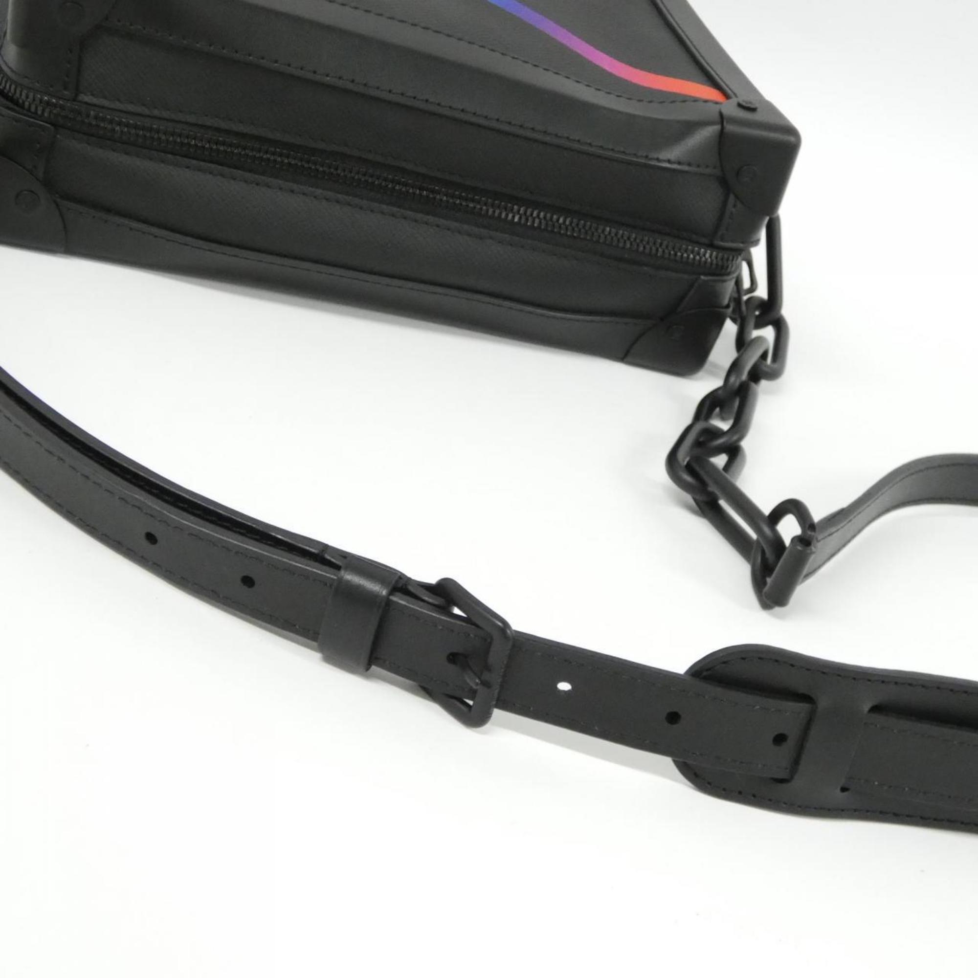 Louis Vuitton Black Leather Shoulder Bag (Pre-Owned)