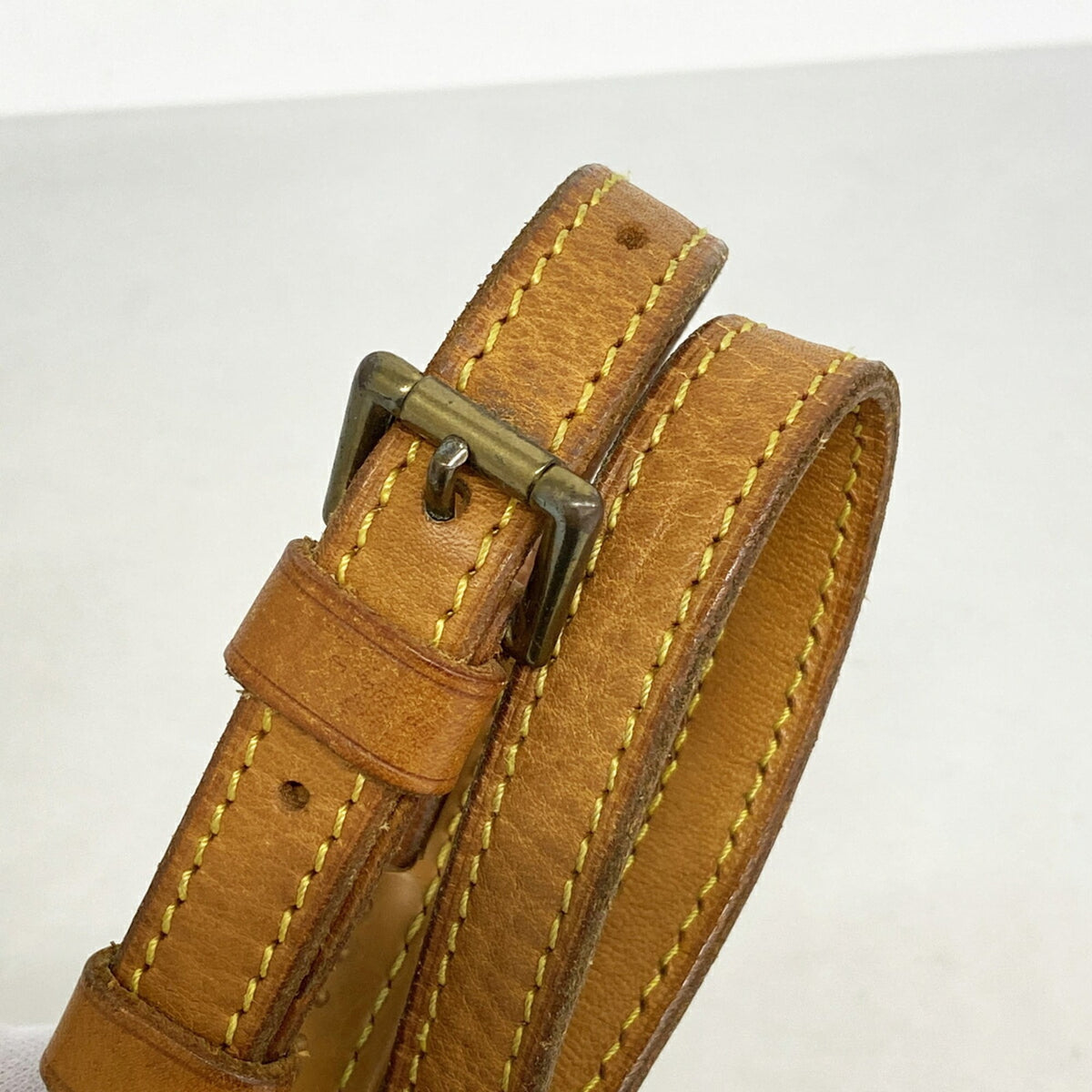 Louis Vuitton Brown Shoulder Bag (Pre-Owned)