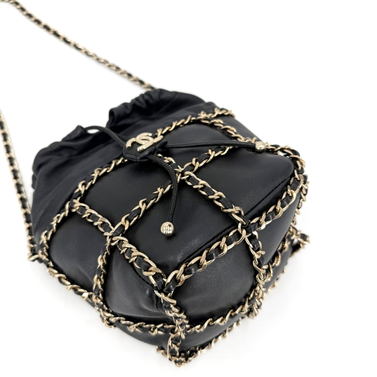 Chanel Black White Leather Shoulder Bag (Pre-Owned)
