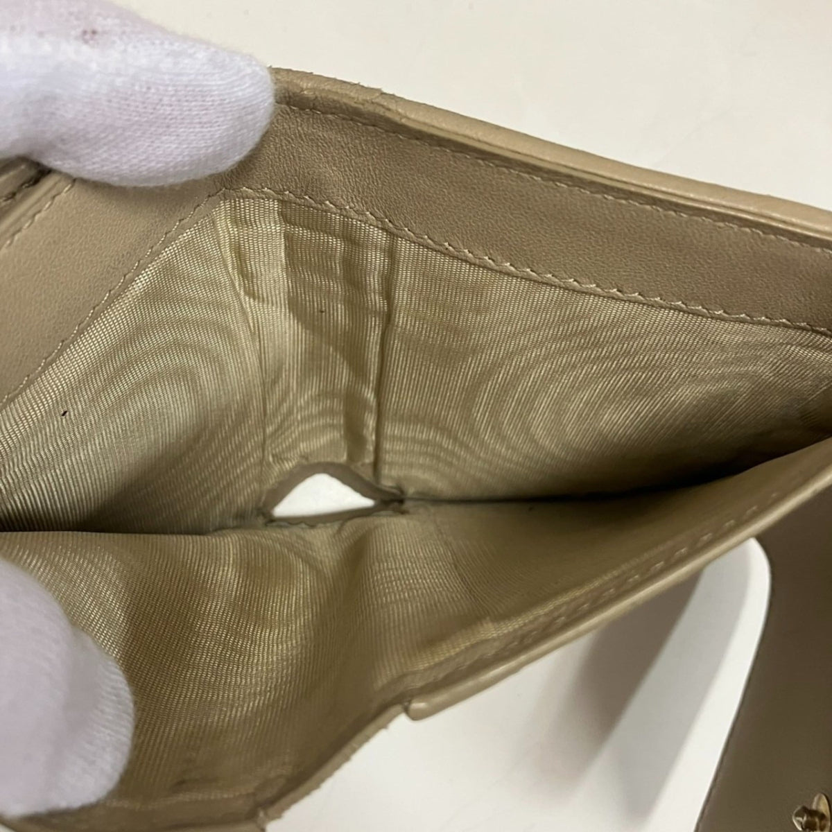Christian Dior Lady Dior Beige Leather Wallet (Tri-Fold) (Pre-Owned)