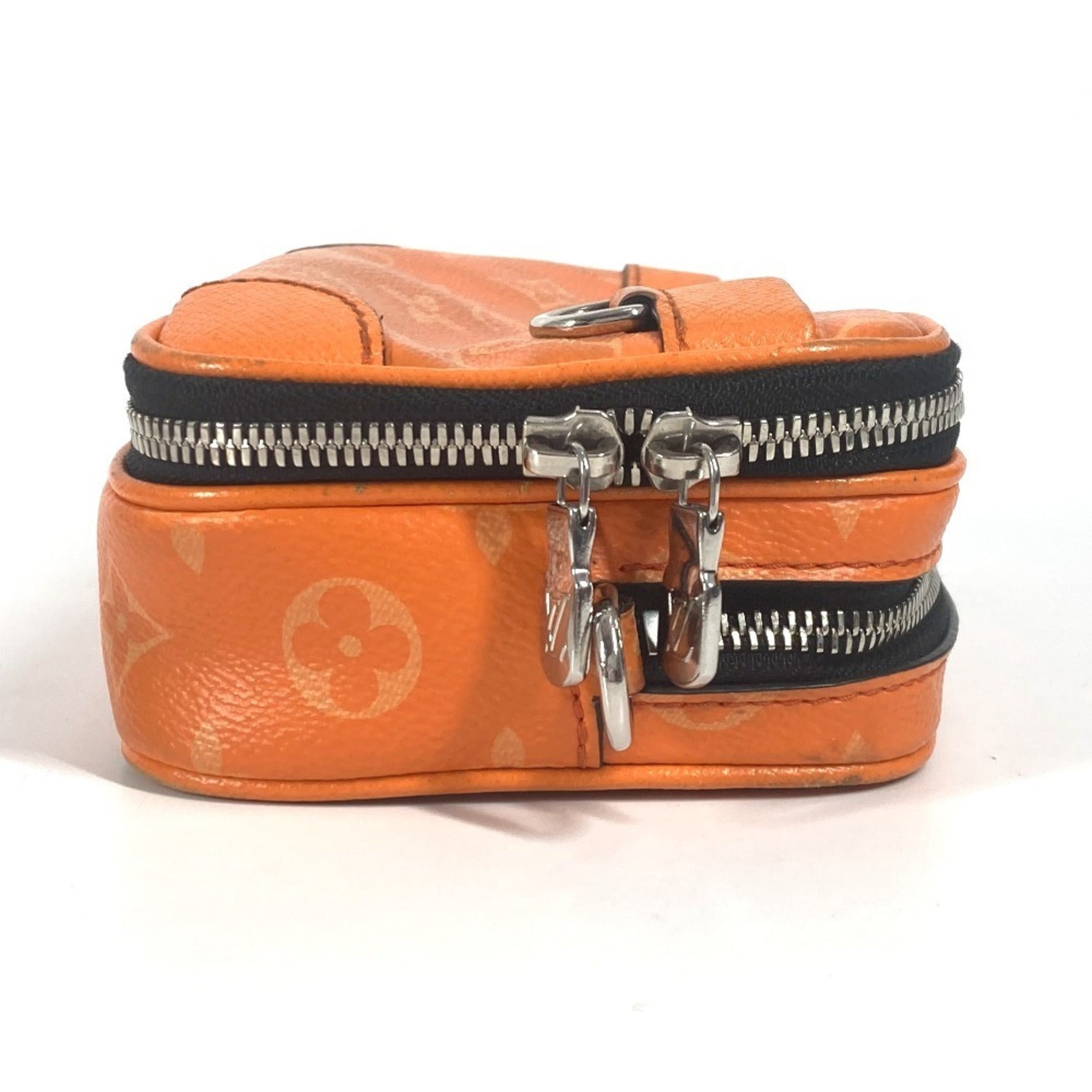 Louis Vuitton Orange Monogram Taiga Leather Pochette Shoulder Bag (Pre-Owned)
