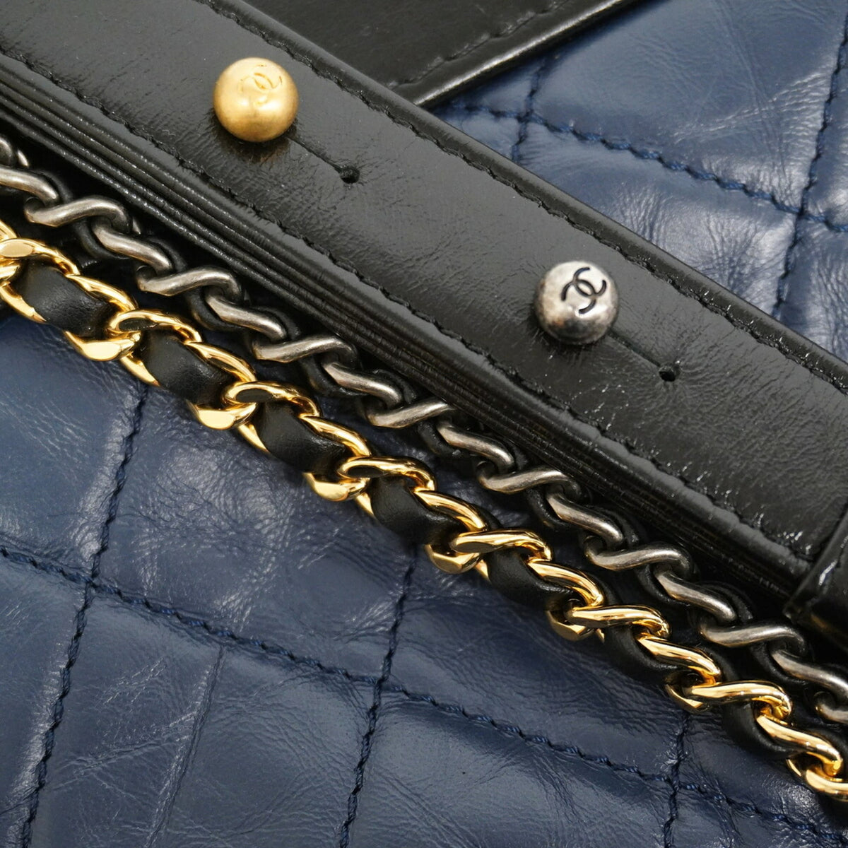 Chanel Black Navy Leather Shoulder Bag (Pre-Owned)