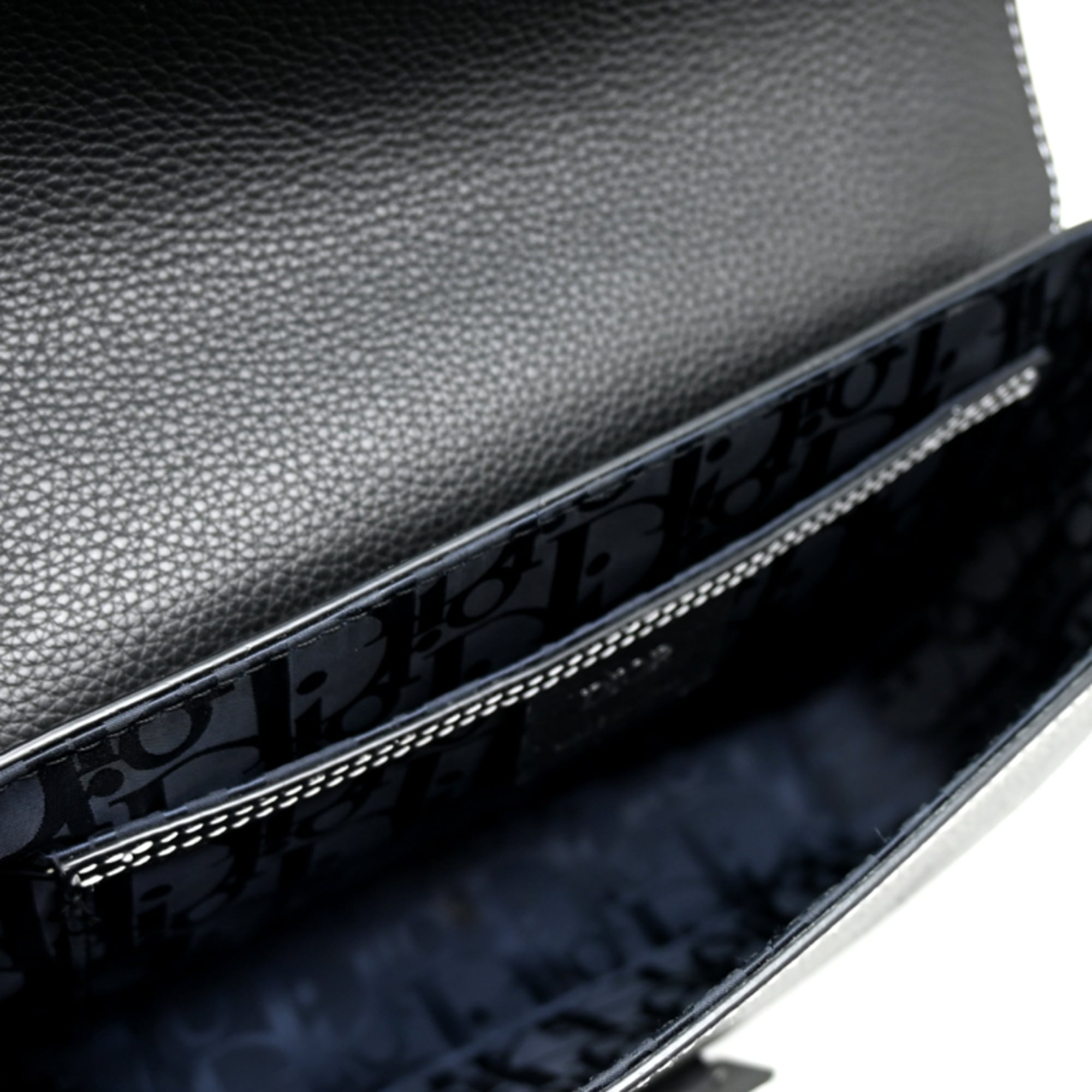 Christian Dior Black Leather Shoulder Bag (Pre-Owned)