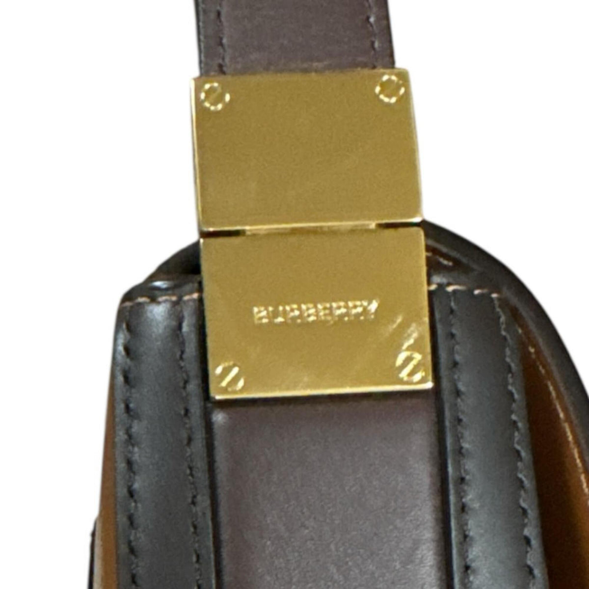 Burberry Brown Leather Shoulder Bag (Pre-Owned)