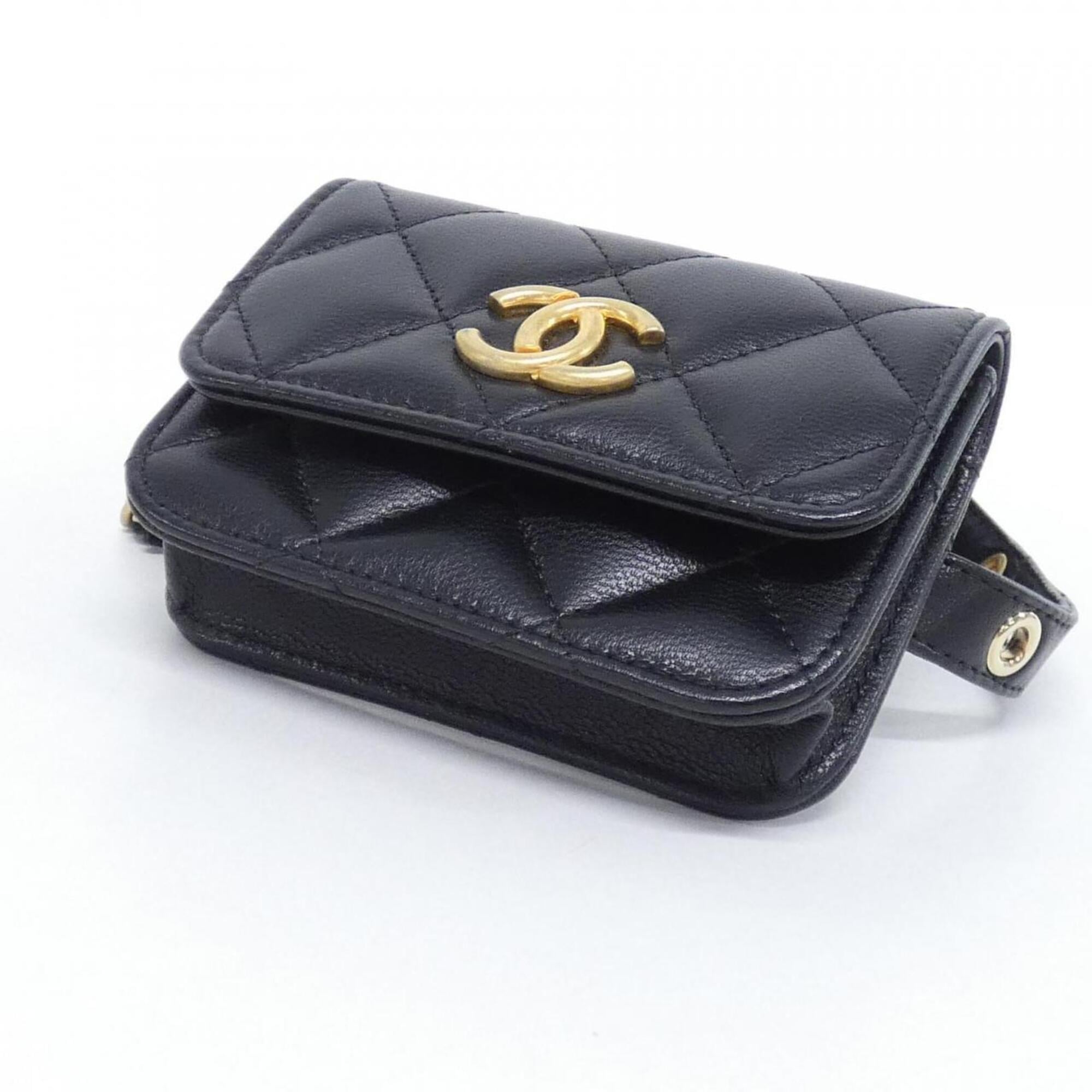 Chanel Black Leather Fanny Pack (Pre-Owned)