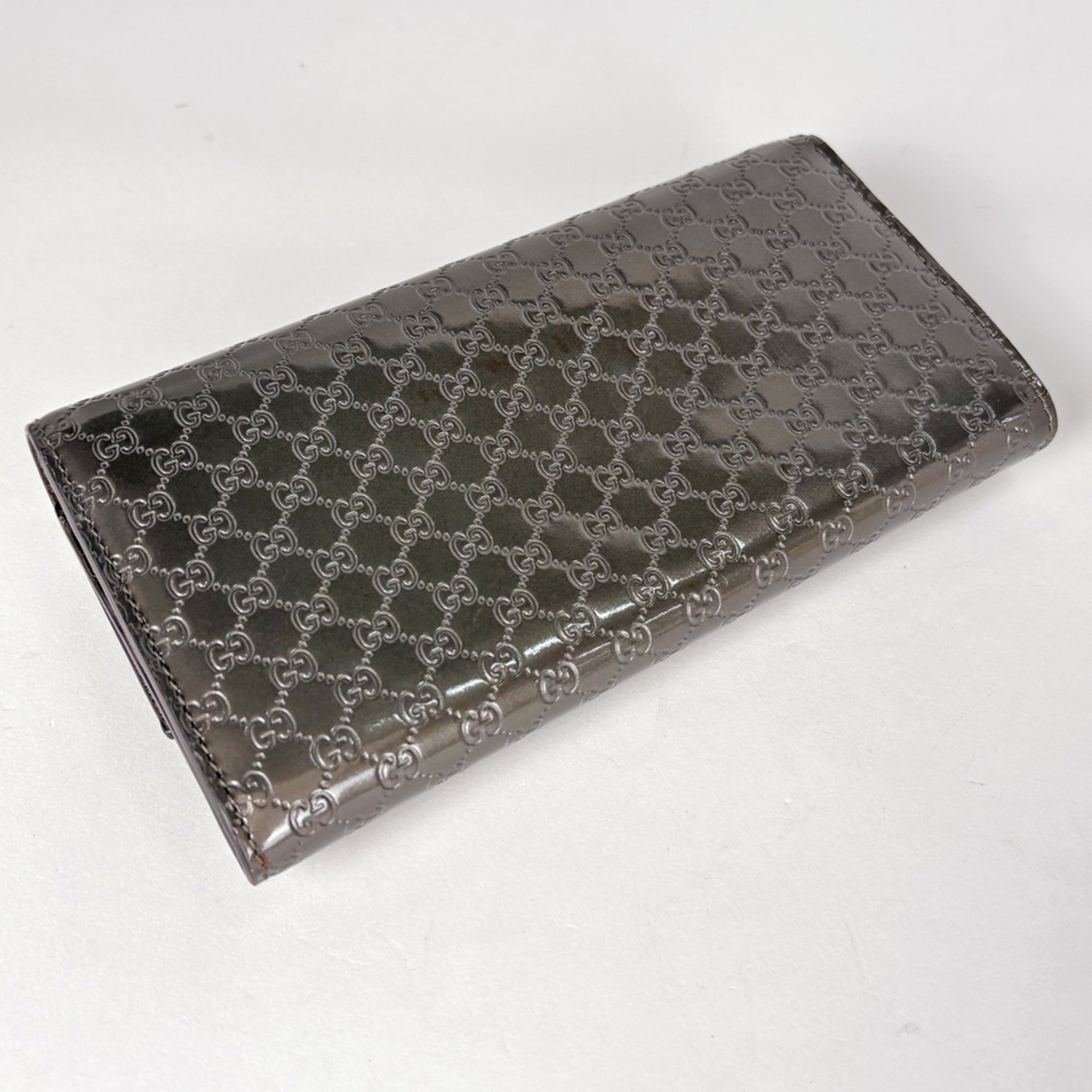 Gucci Microguccissima Grayish Patent Leather Long Wallet (Bi-Fold) (Pre-Owned)