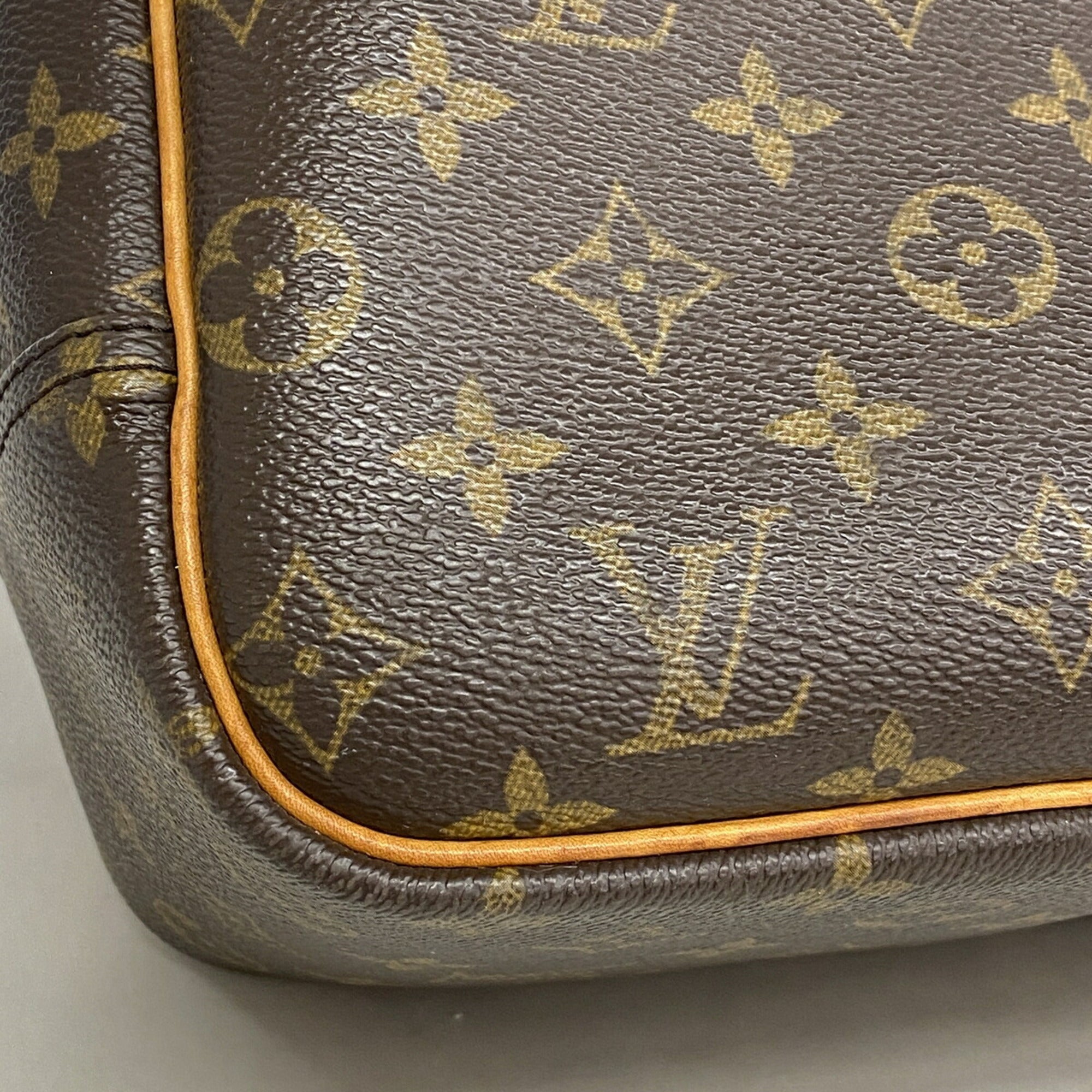Louis Vuitton Brown Handbag (Pre-Owned)