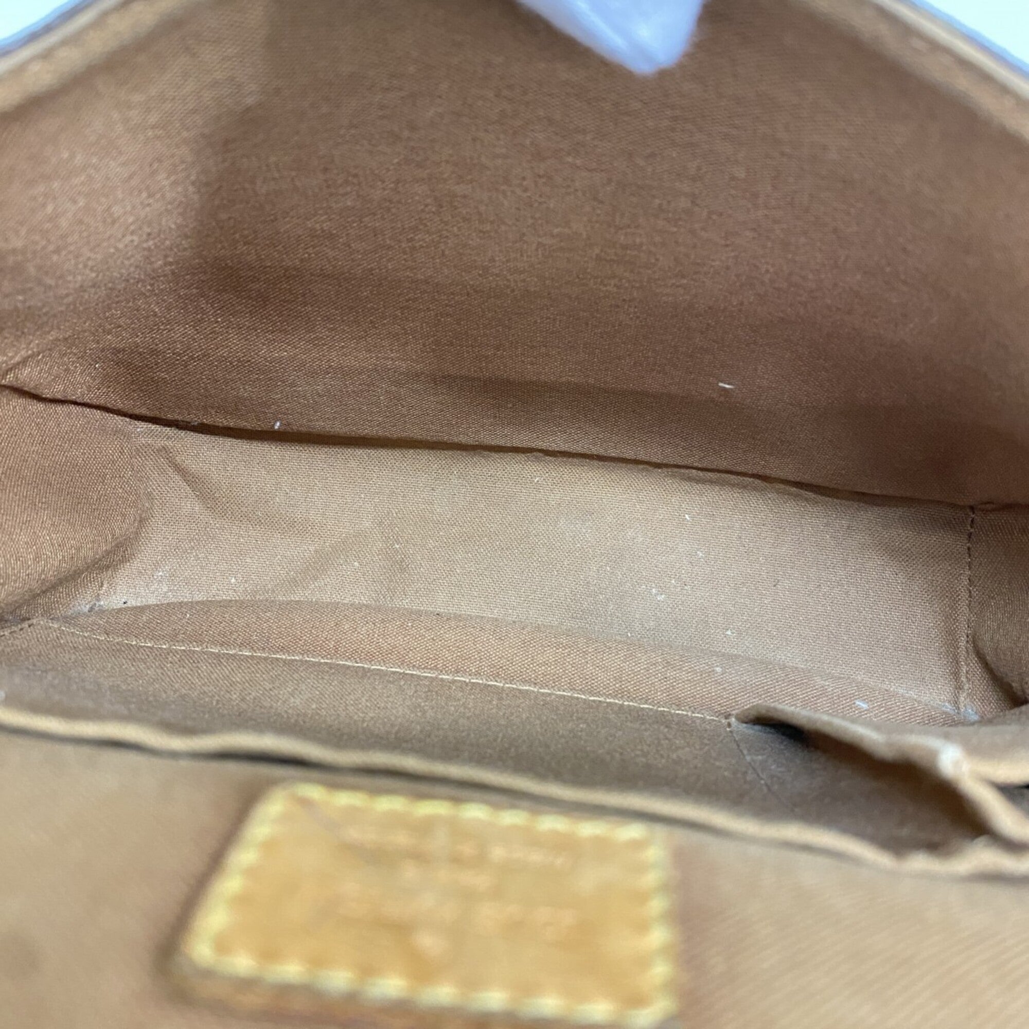 Louis Vuitton Brown Shoulder Bag (Pre-Owned)