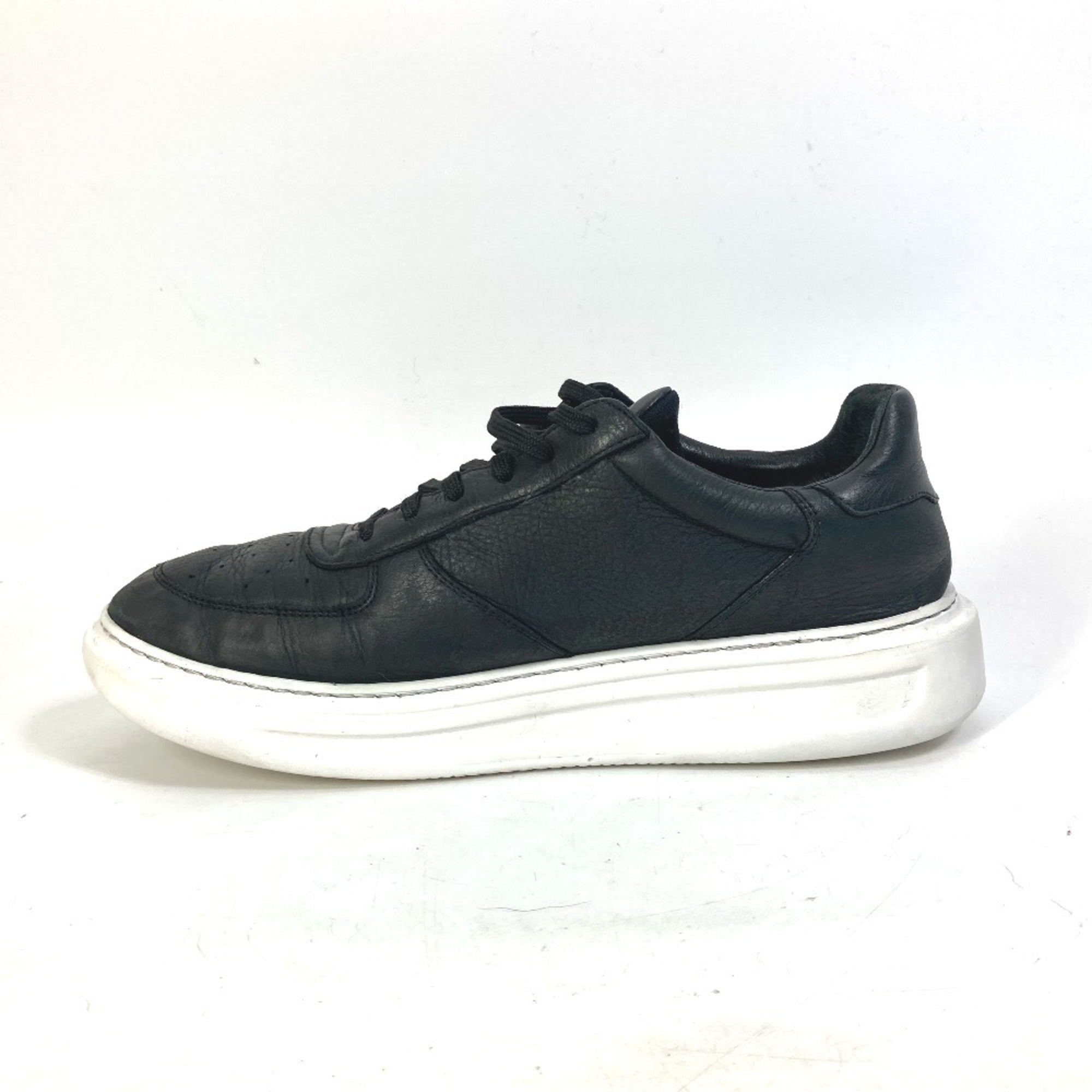 Louis Vuitton Black Sneakers (Pre-Owned)