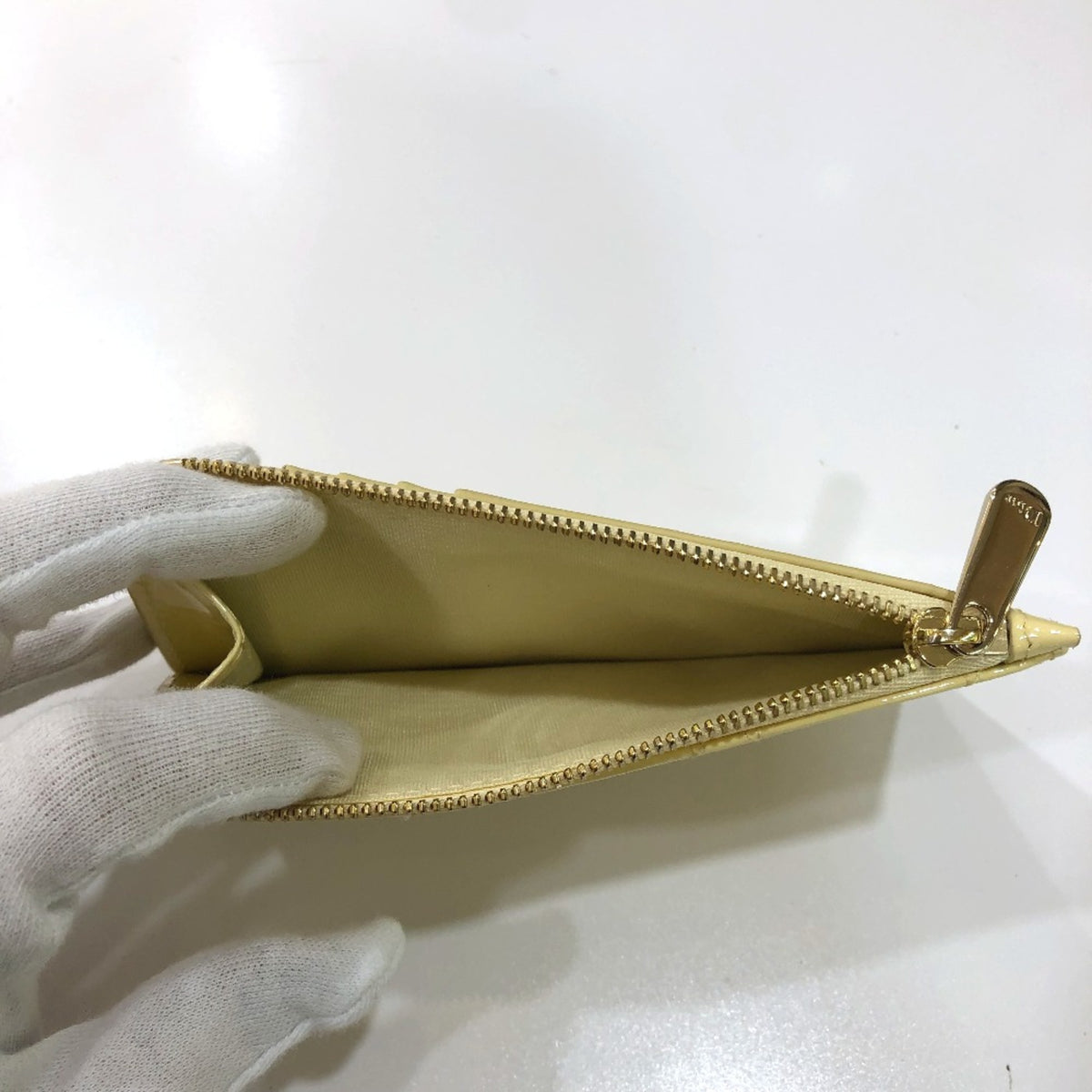 Christian Dior Beige Patent Leather Coin Purse/Coin Case (Pre-Owned)