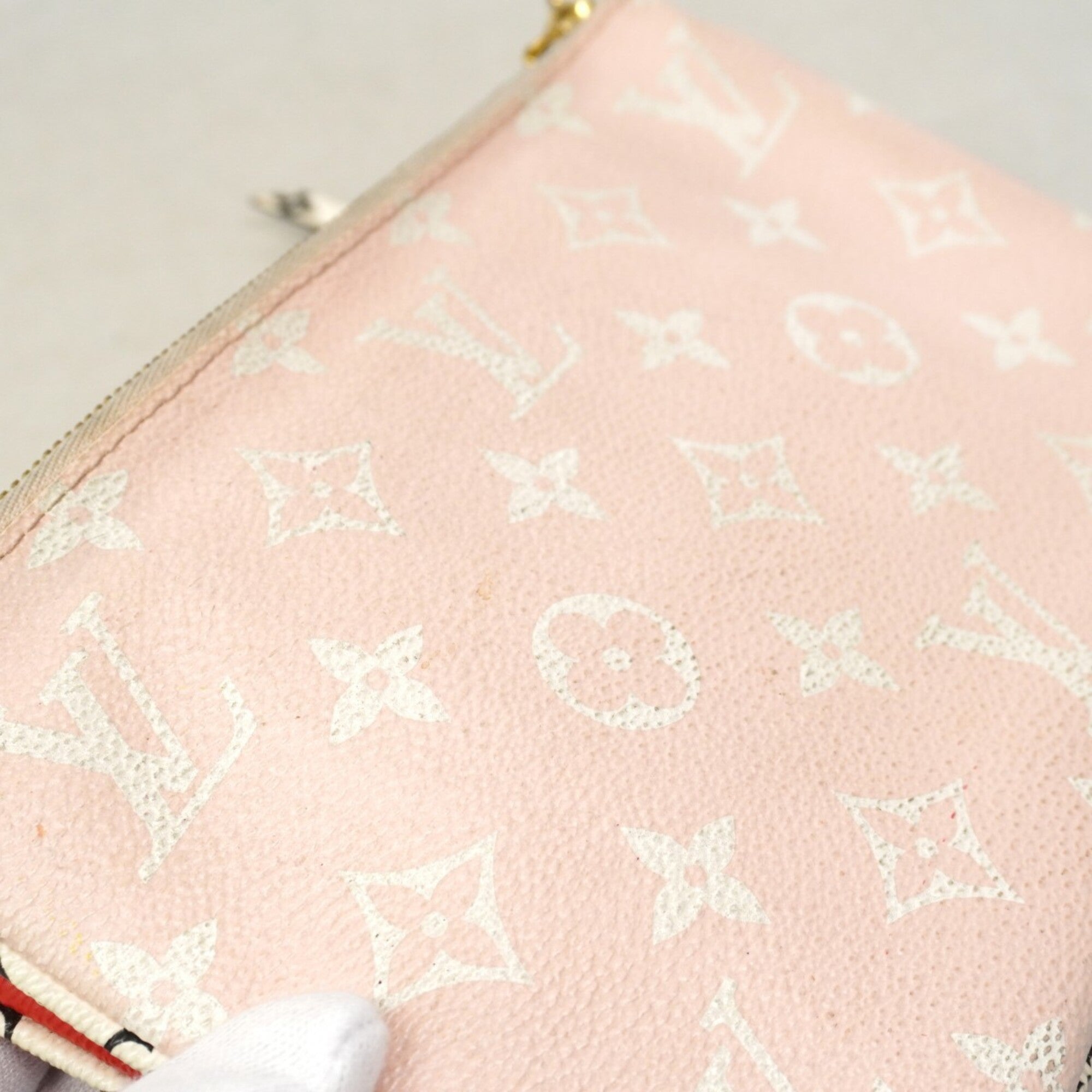 Louis Vuitton Pink Red Color Shoulder Bag (Pre-Owned)