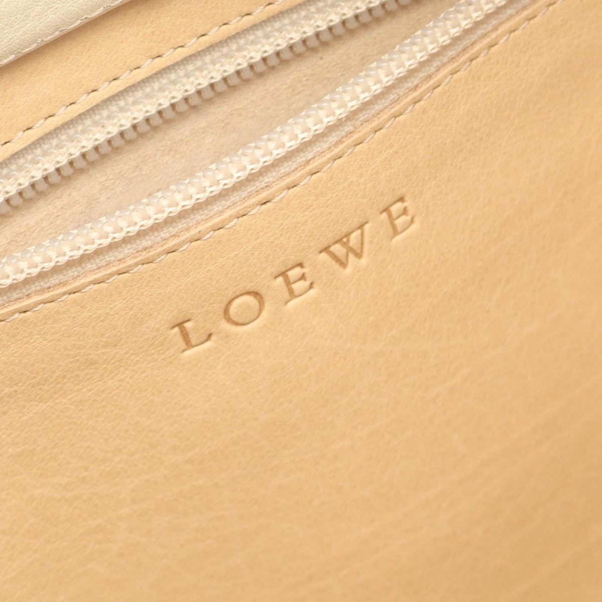 Loewe Beige Ivory Leather Shoulder Bag (Pre-Owned)