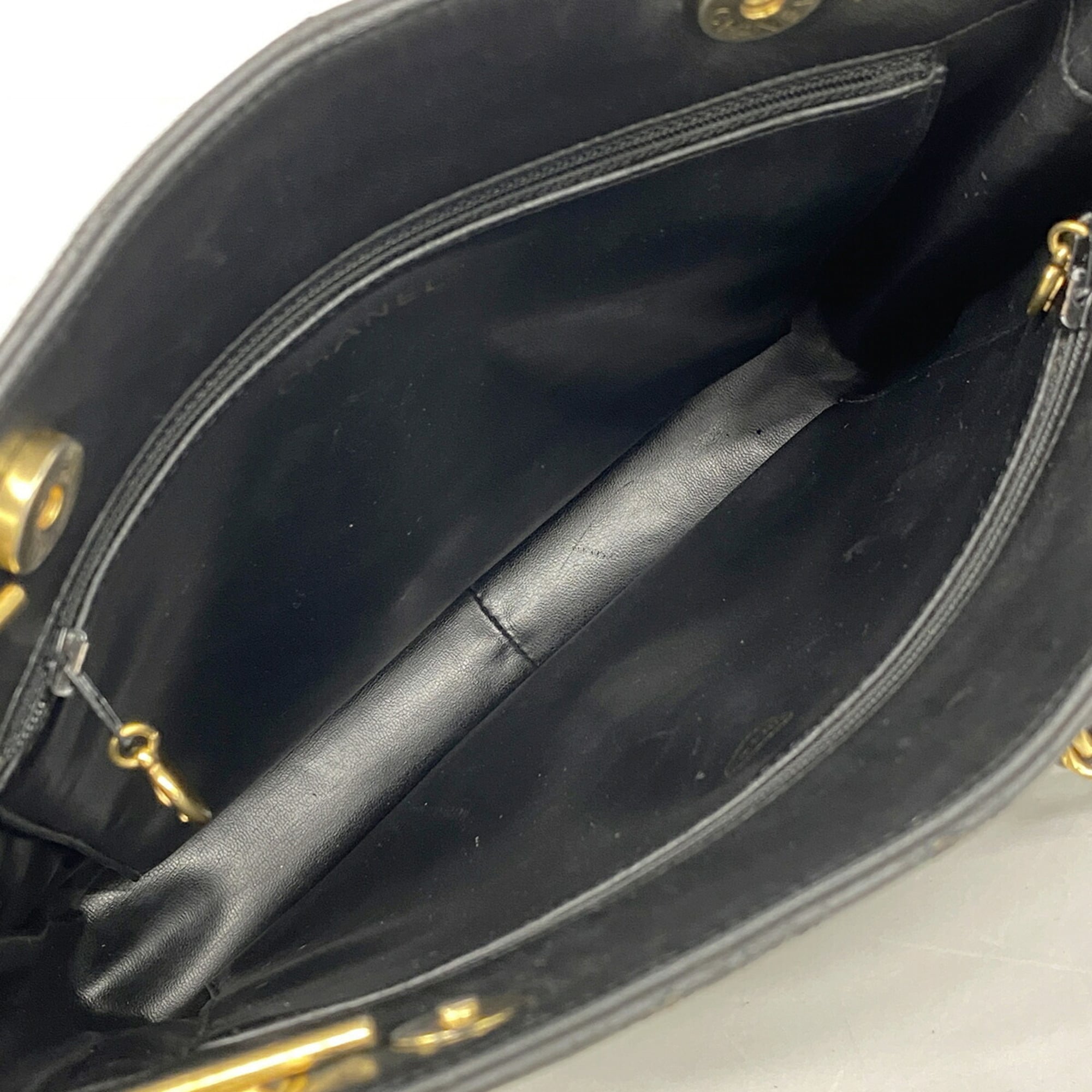 Chanel Black Leather Tote Bag (Pre-Owned)