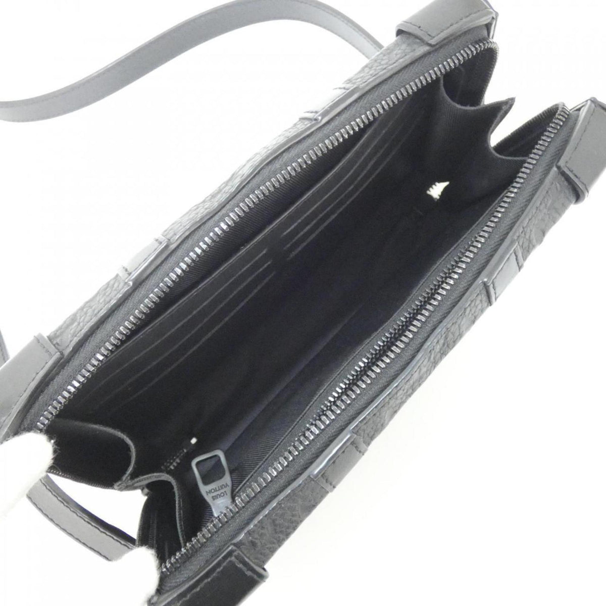 Louis Vuitton Taurillon Black Leather Shoulder Bag (Pre-Owned)