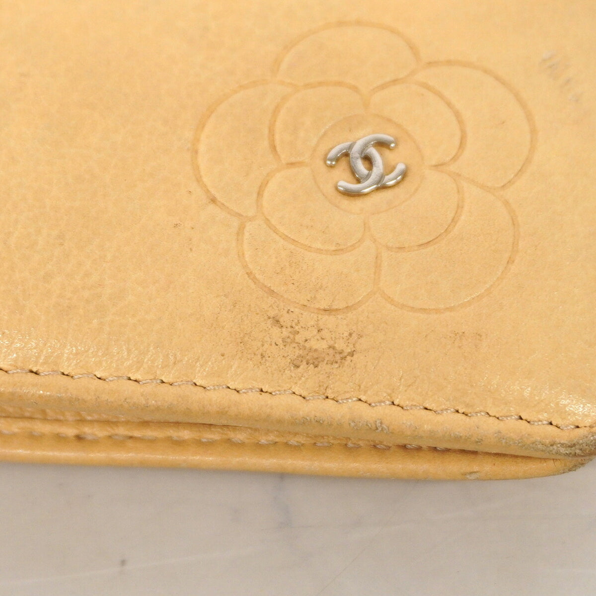 Chanel Beige Leather Long Wallet (Bi-Fold) (Pre-Owned)