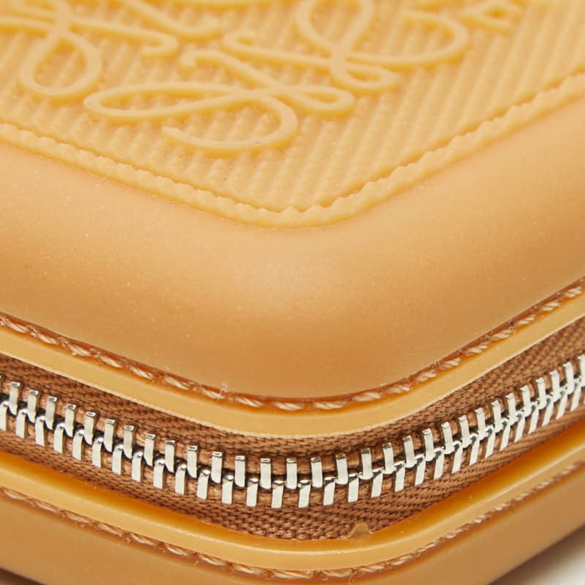 Loewe Brown Rubber Leather Coin Purse/Coin Case (Pre-Owned)