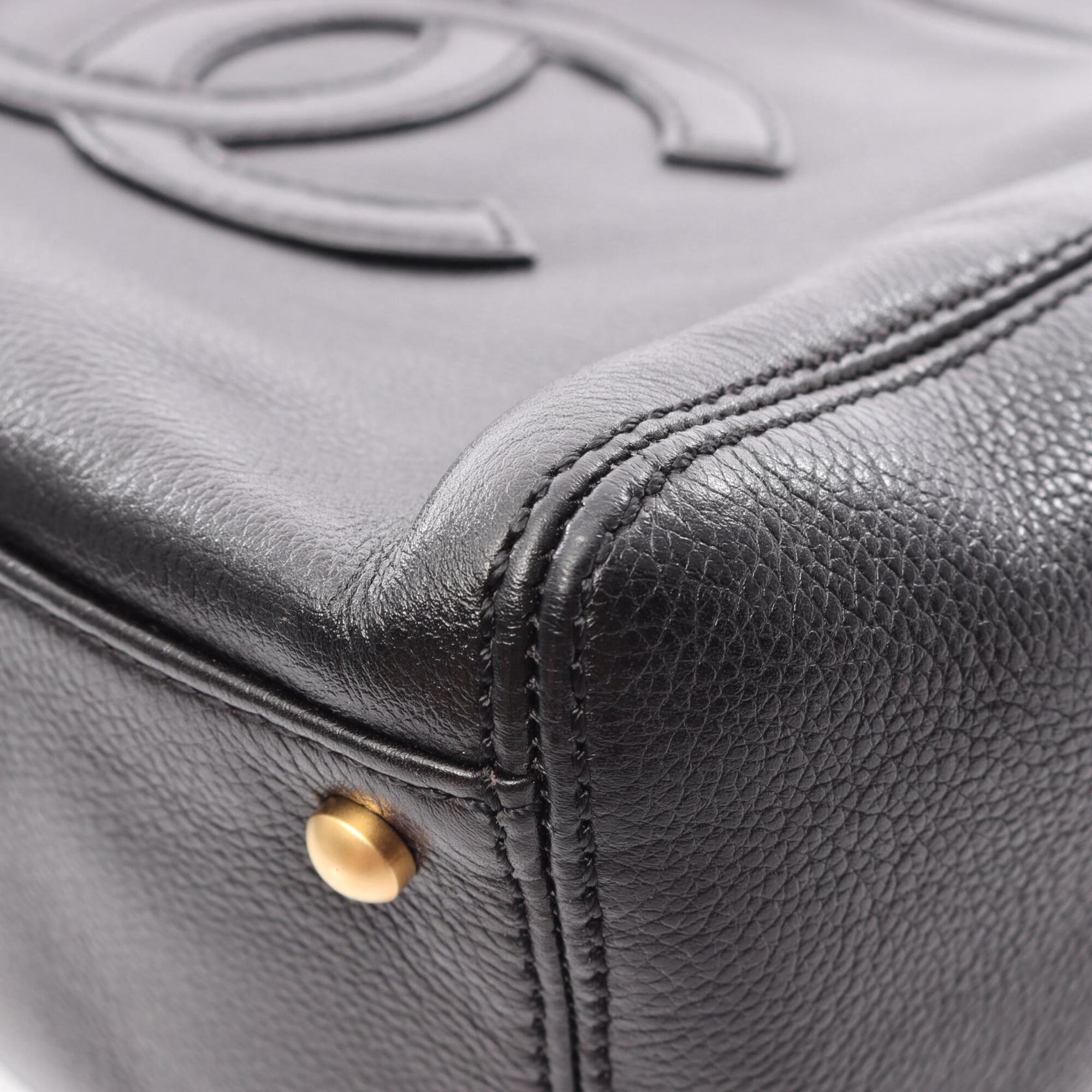 Chanel Black Grained Calfskin Handbag (Pre-Owned)
