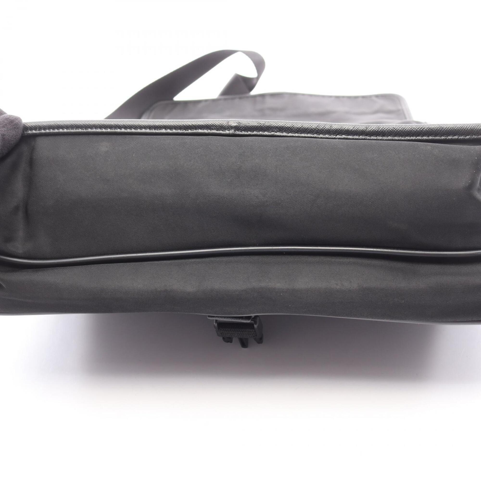 Prada Black Nylon Saffiano Triangle Messenger Bag Shoulder Bag (Pre-Owned)