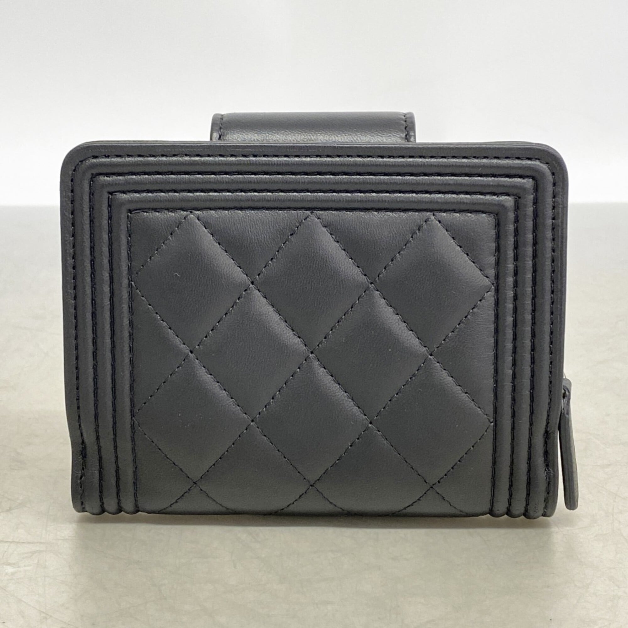 Chanel Black Leather Wallet (Bi-Fold) (Pre-Owned)