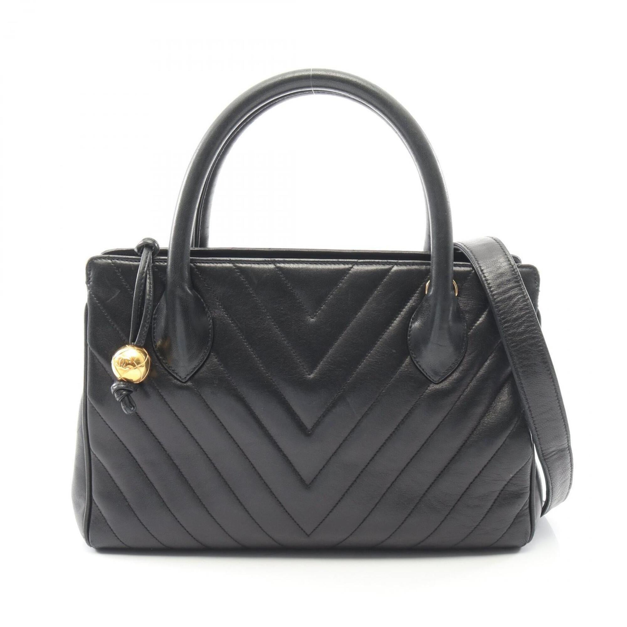 Chanel Black Leather Handbag (Pre-Owned)