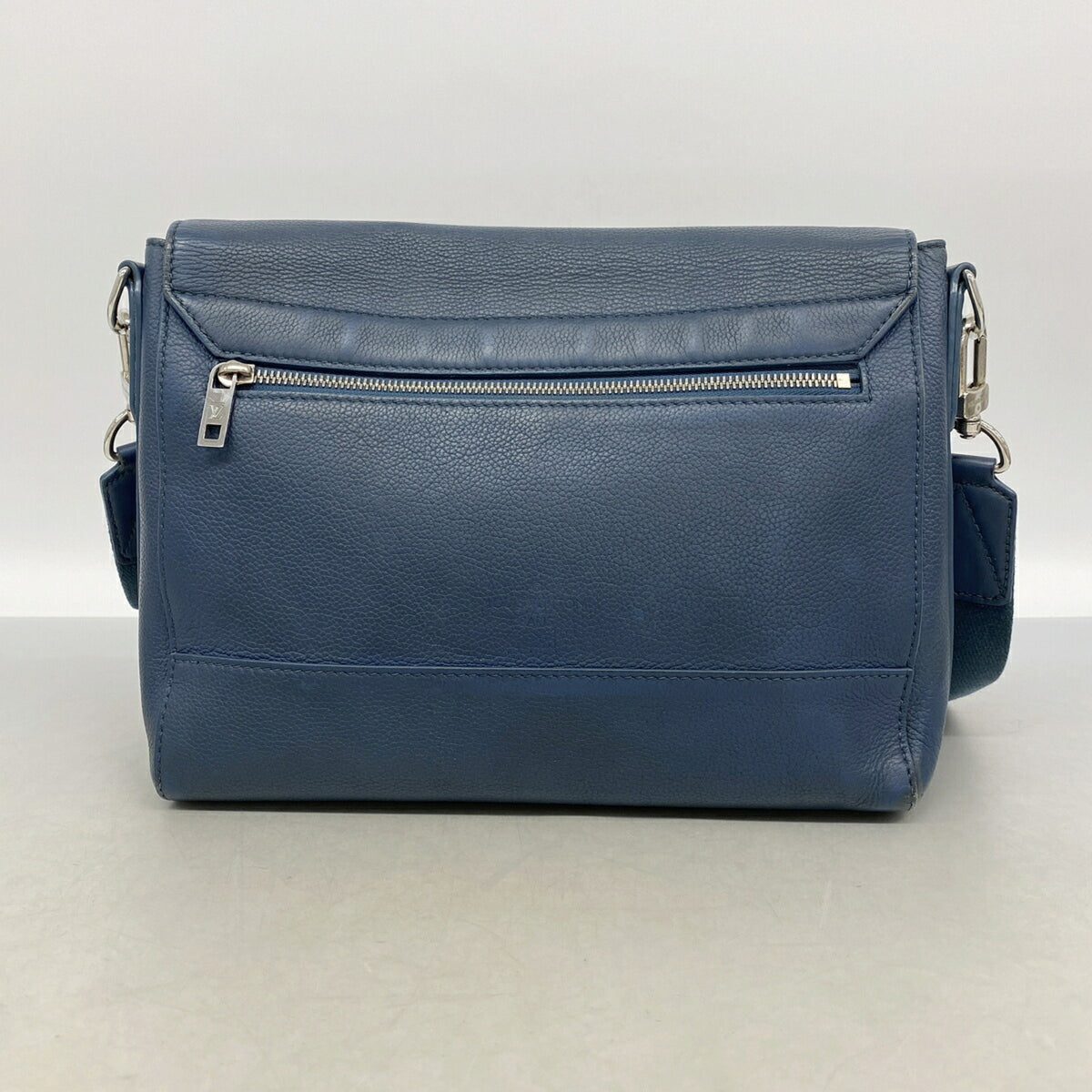 Louis Vuitton Blue Shoulder Bag (Pre-Owned)