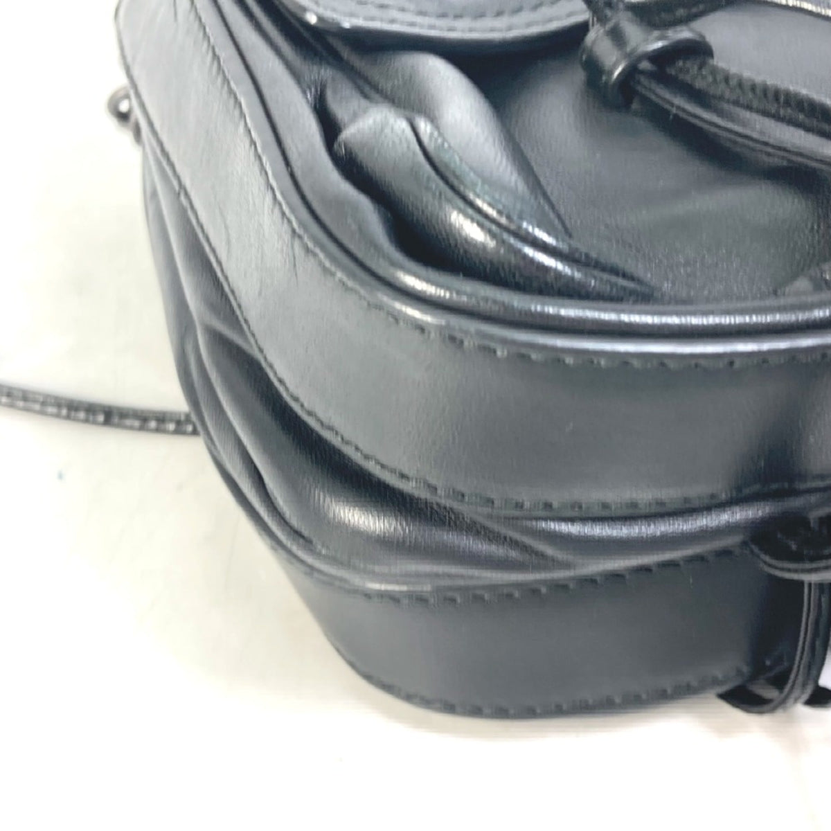 Bottega Veneta Black Leather Shoulder Bag (Pre-Owned)